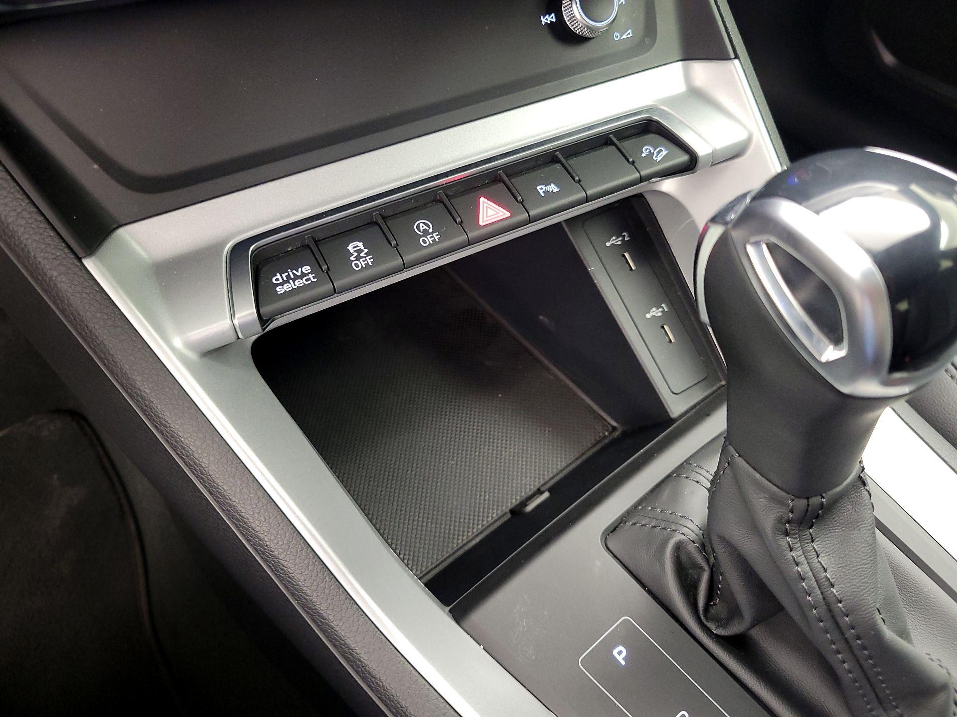 Thumbnail: 2025 Audi Q3 - 18