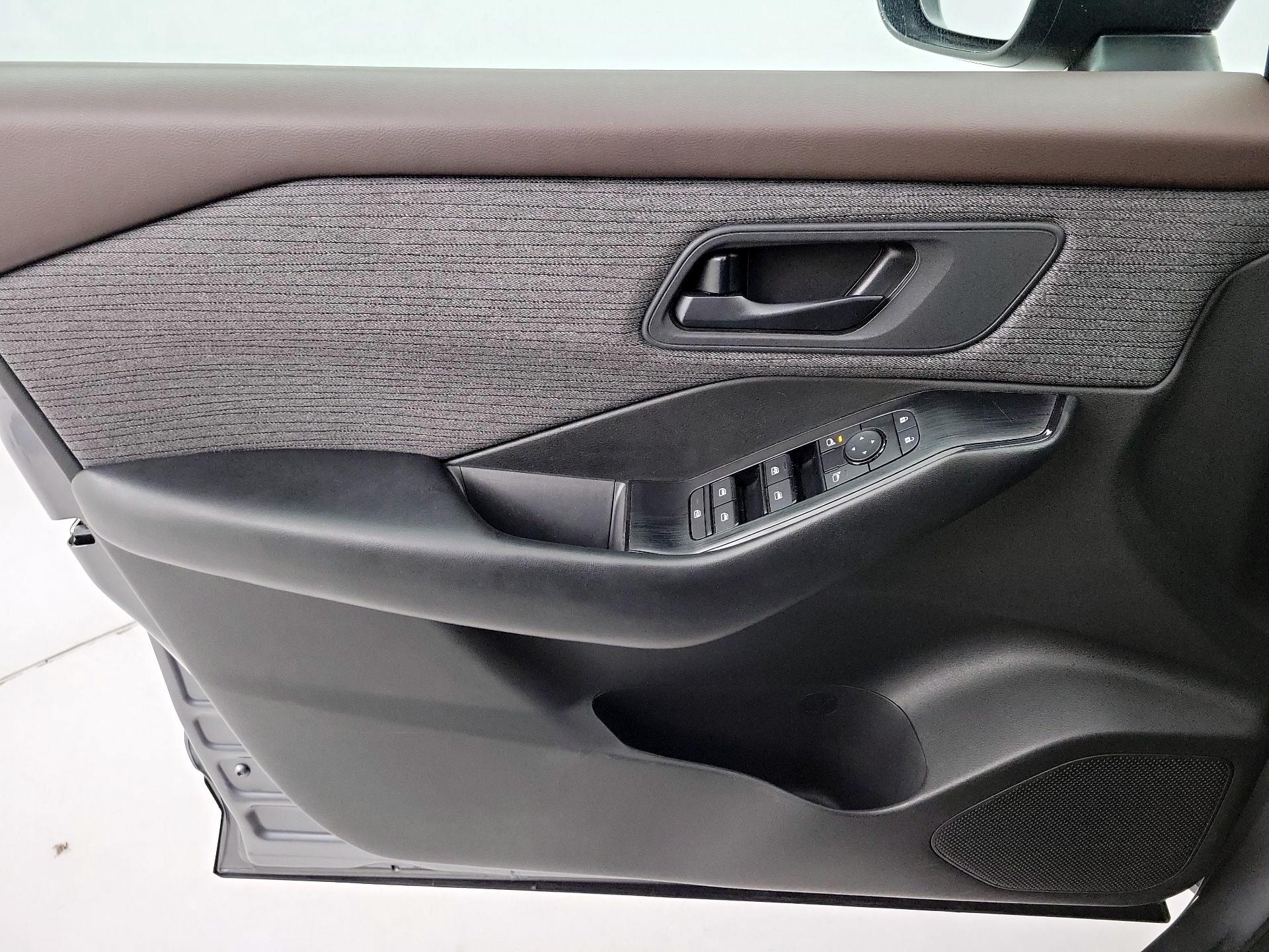 Thumbnail: 2023 Nissan Rogue - 12