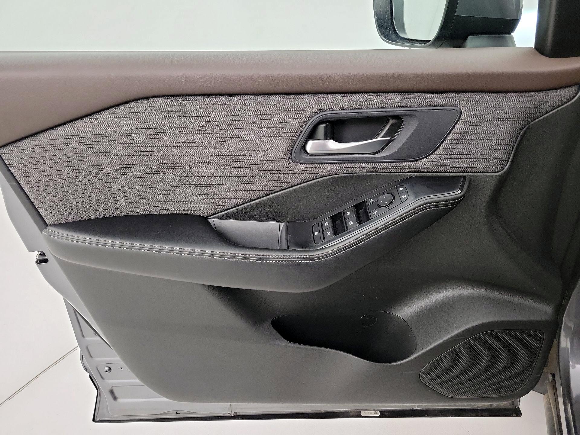 Thumbnail: 2023 Nissan Rogue - 12