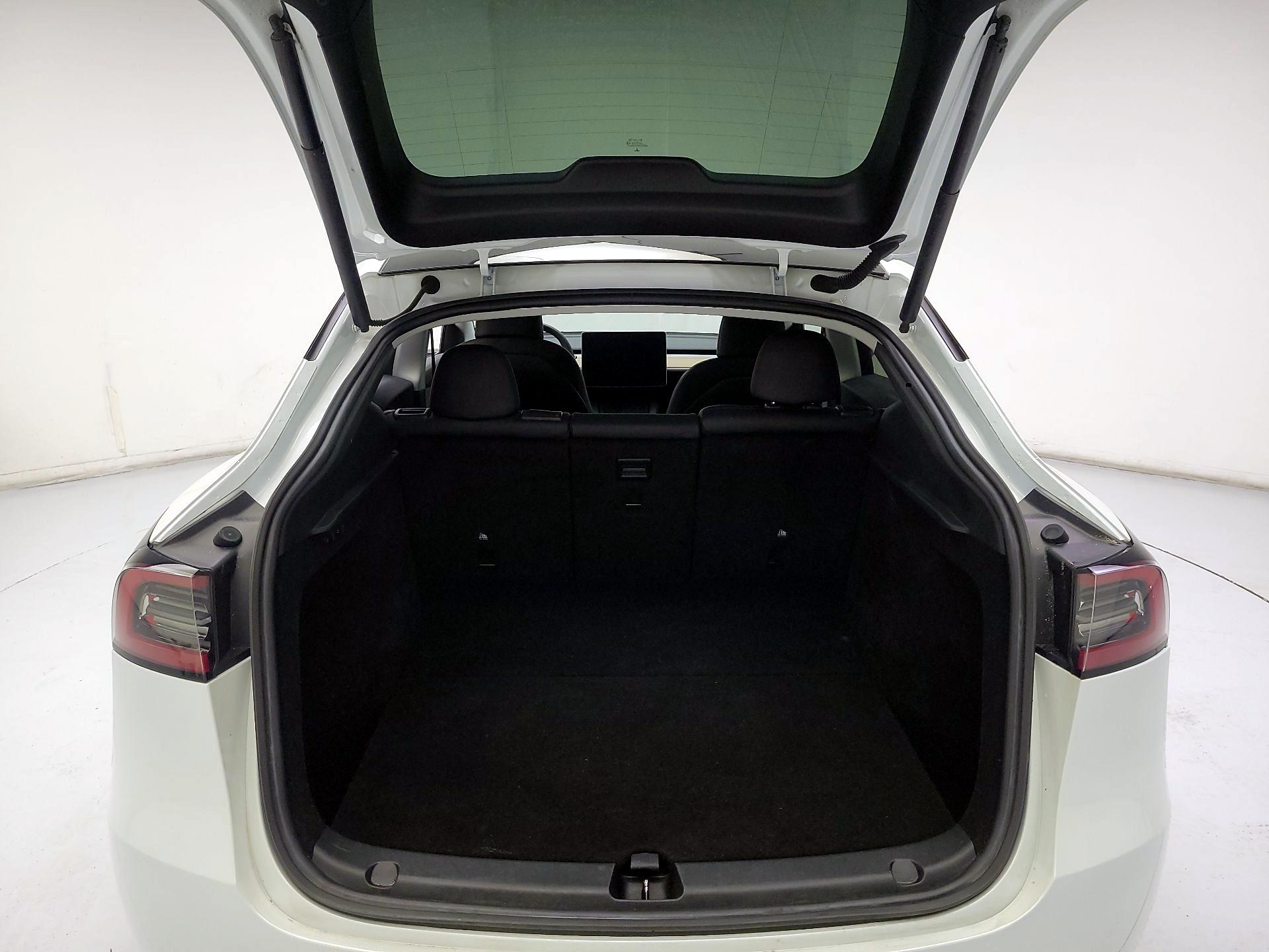 Thumbnail: 2023 Tesla Model Y - 19