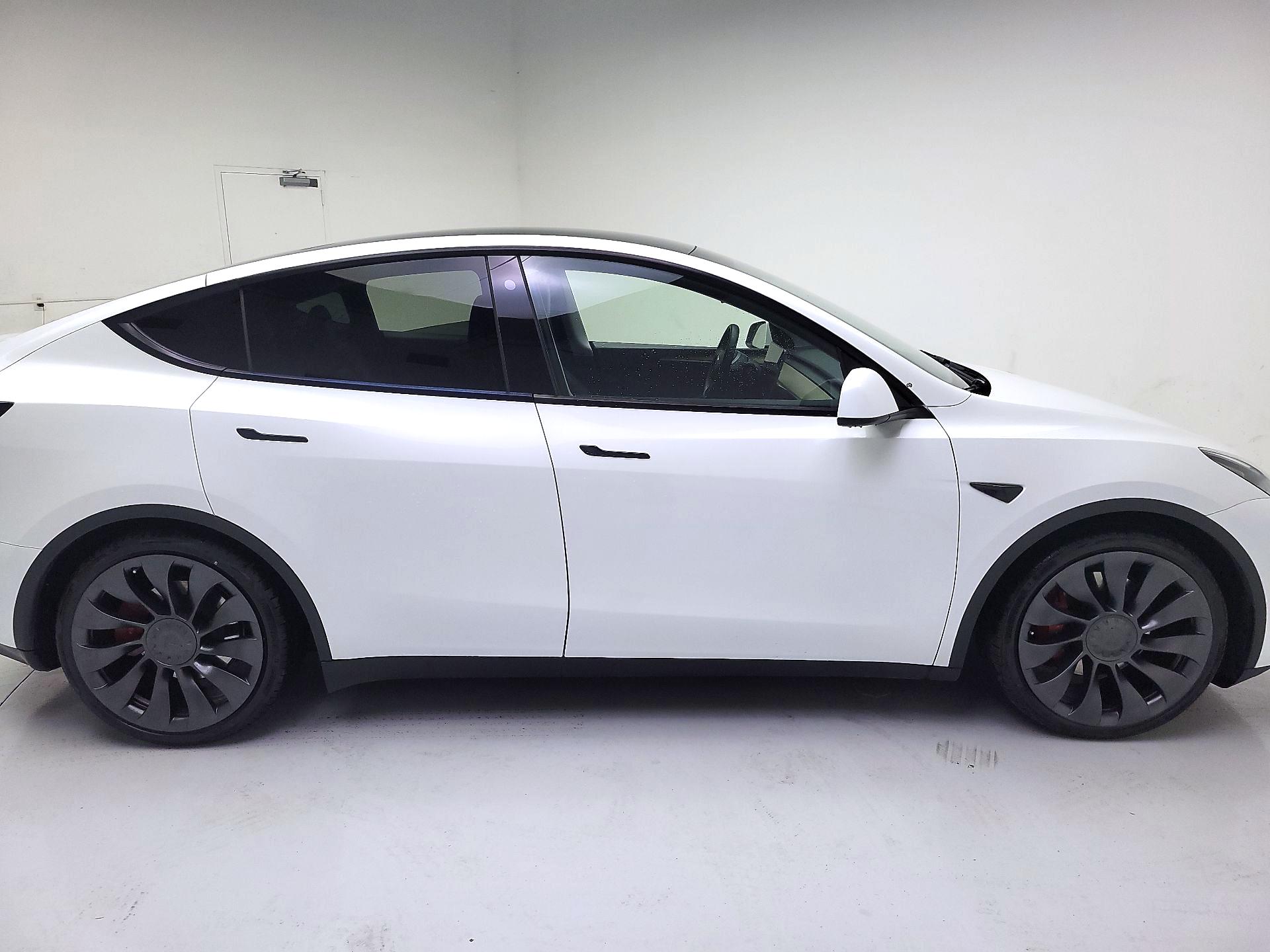 Thumbnail: 2023 Tesla Model Y - 4