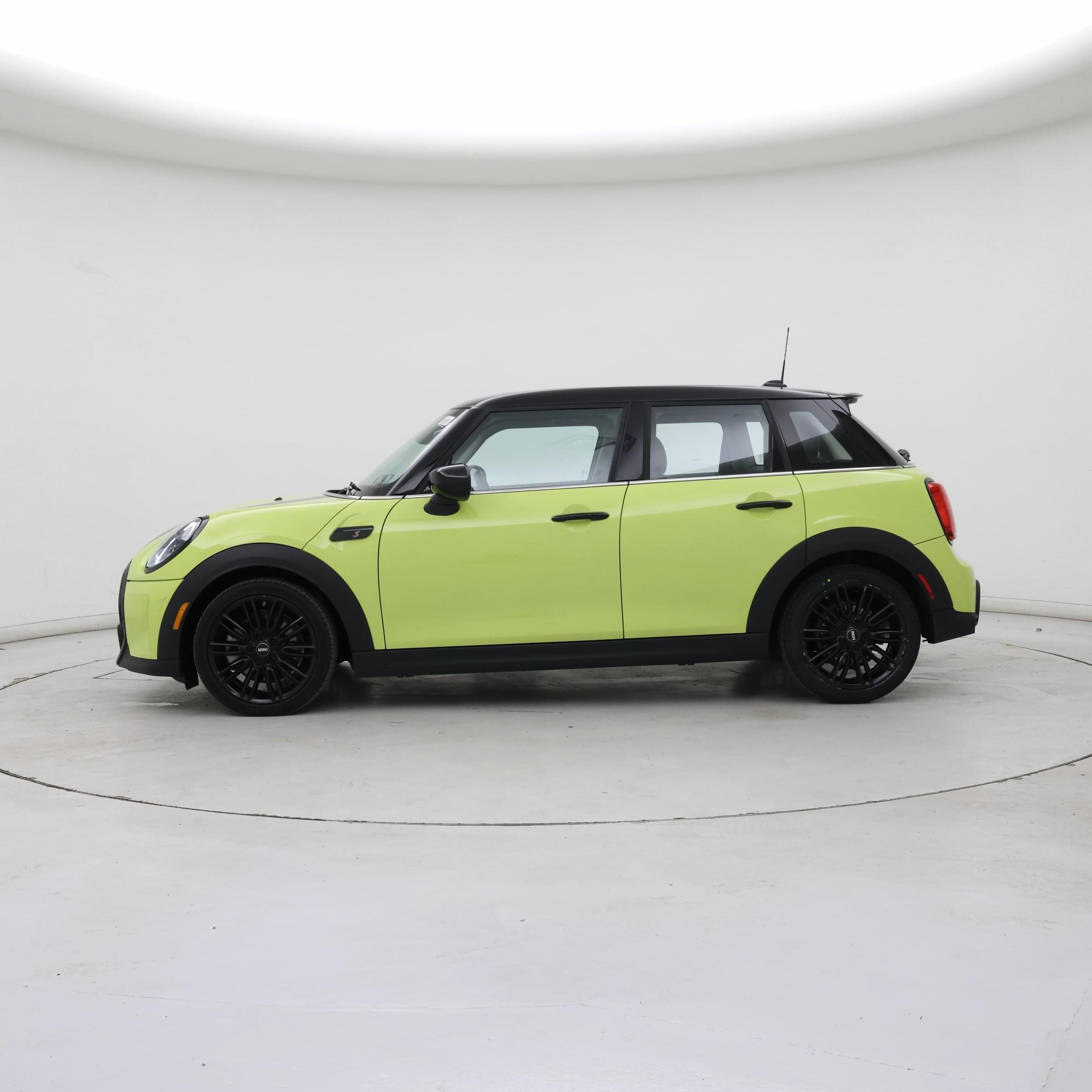 Thumbnail: 2023 MINI Cooper Hardtop - 3
