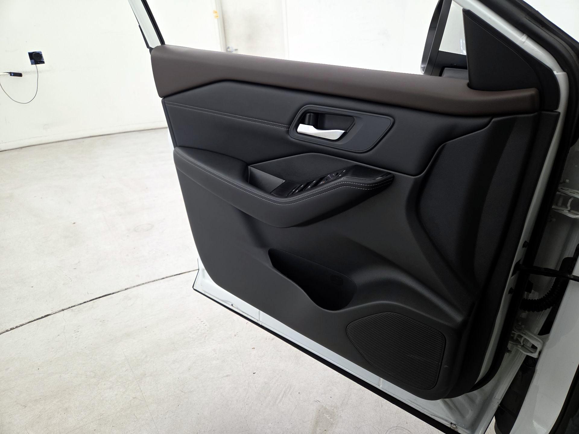 Thumbnail: 2023 Nissan Rogue - 12