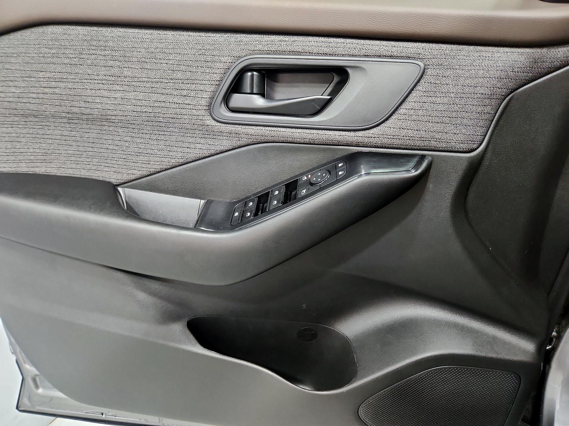 Thumbnail: 2023 Nissan Rogue - 12