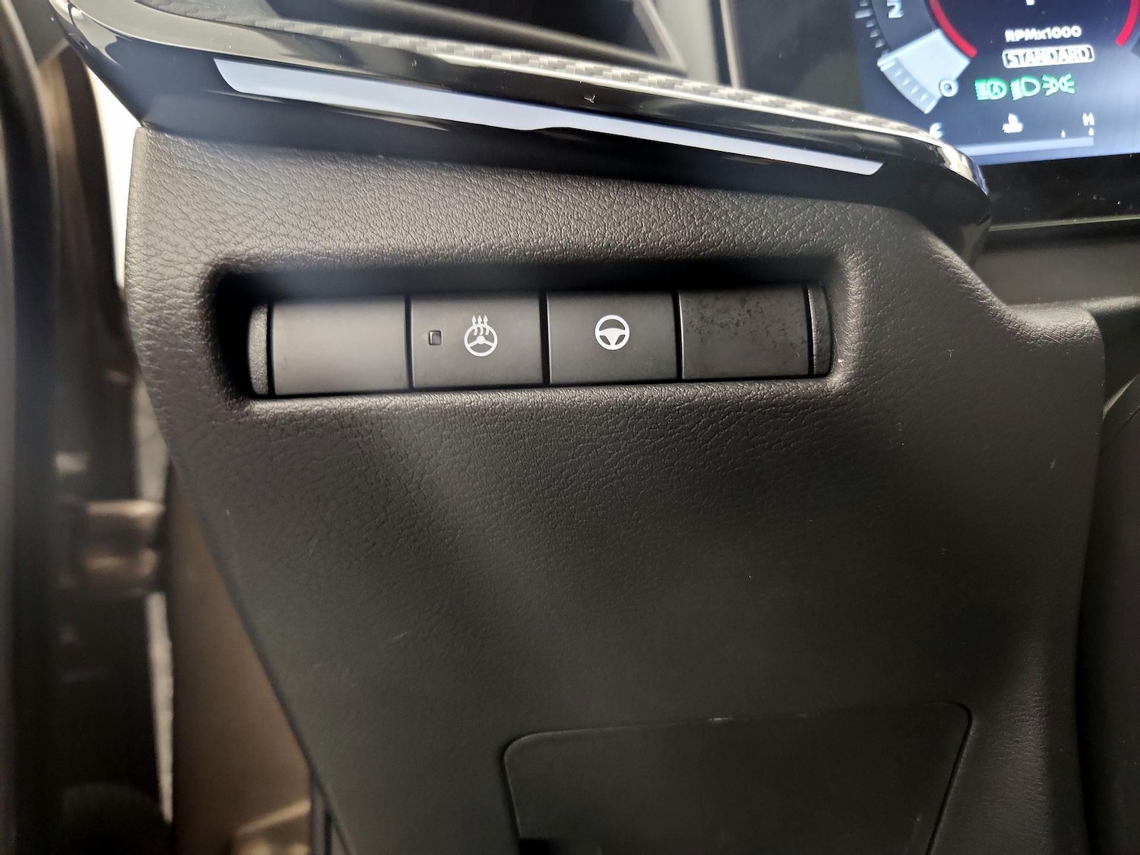 2025 Nissan Kicks SR AWD - Photo 14