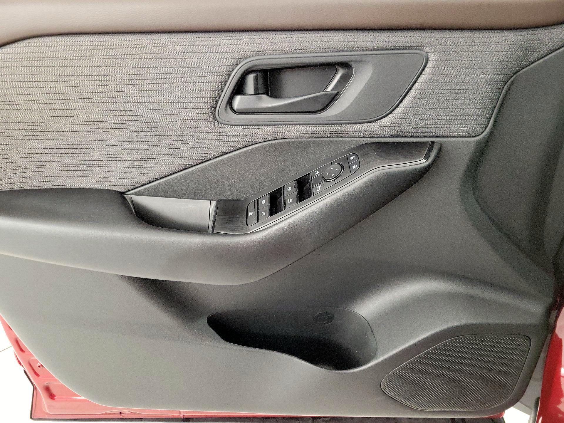 Thumbnail: 2023 Nissan Rogue - 12