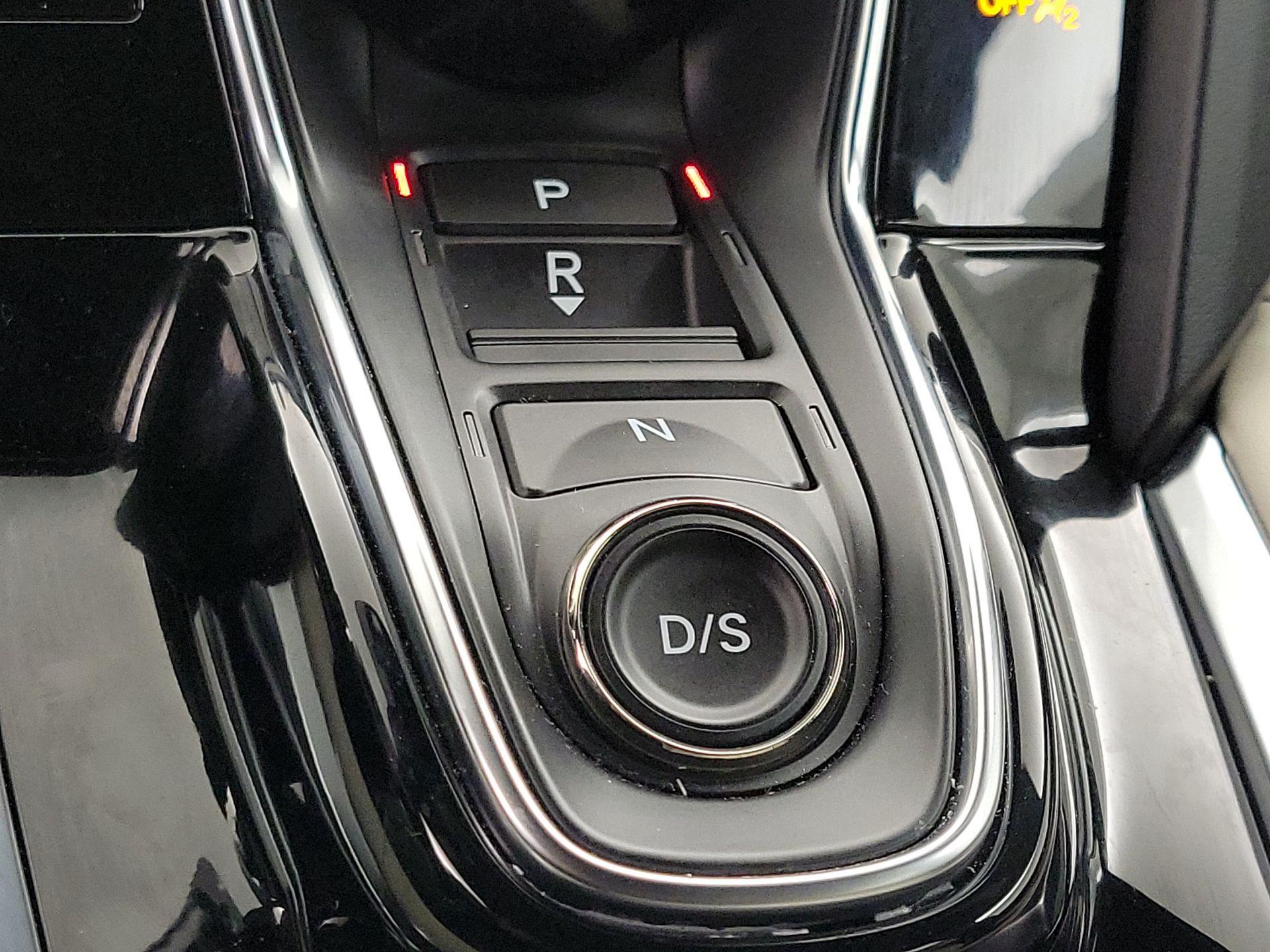 Thumbnail: 2025 Acura RDX - 18