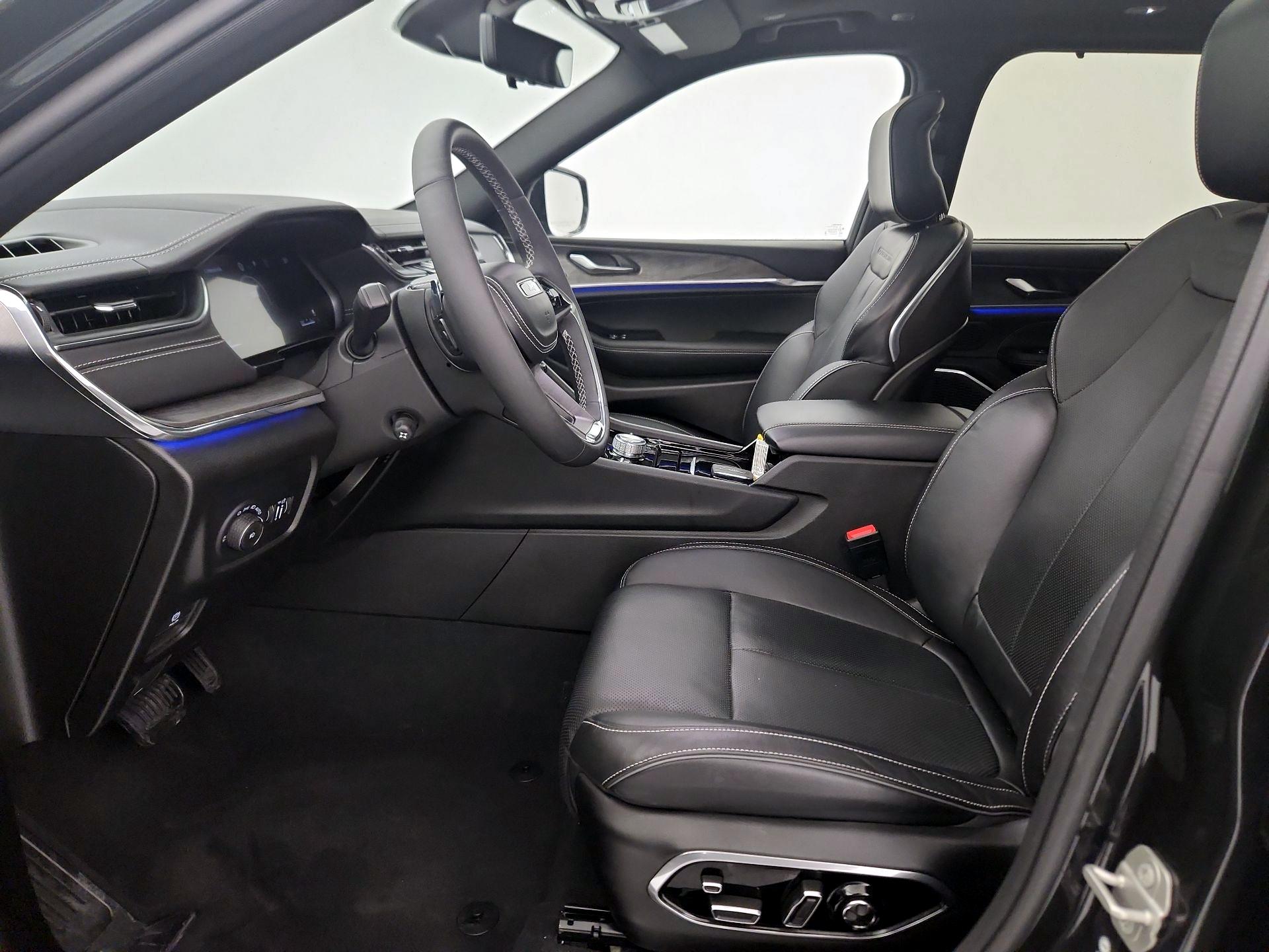 Thumbnail: 2024 Jeep Grand Cherokee L - 11