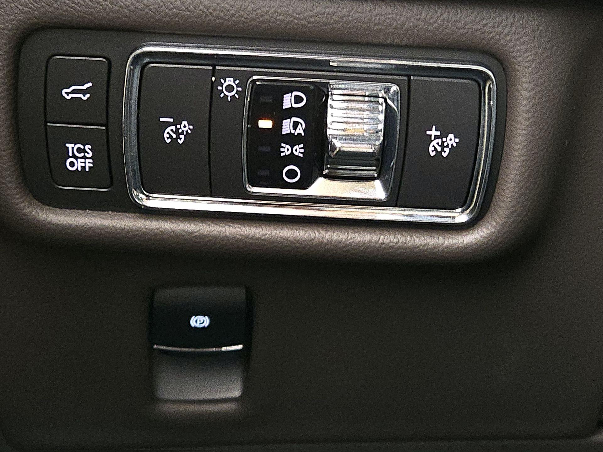 Thumbnail: 2021 Lincoln Nautilus - 13