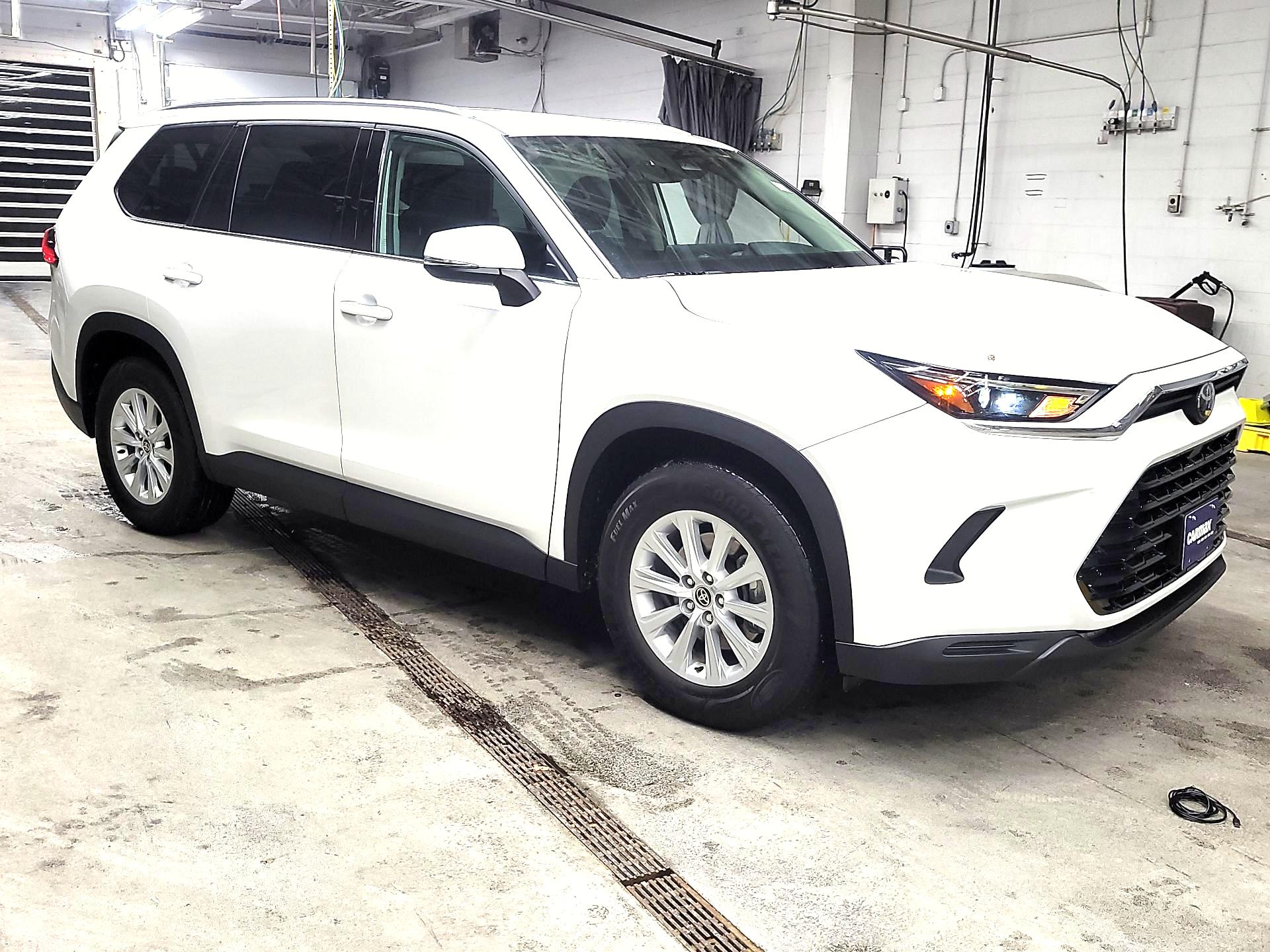 Thumbnail: 2024 Toyota Grand Highlander - 1