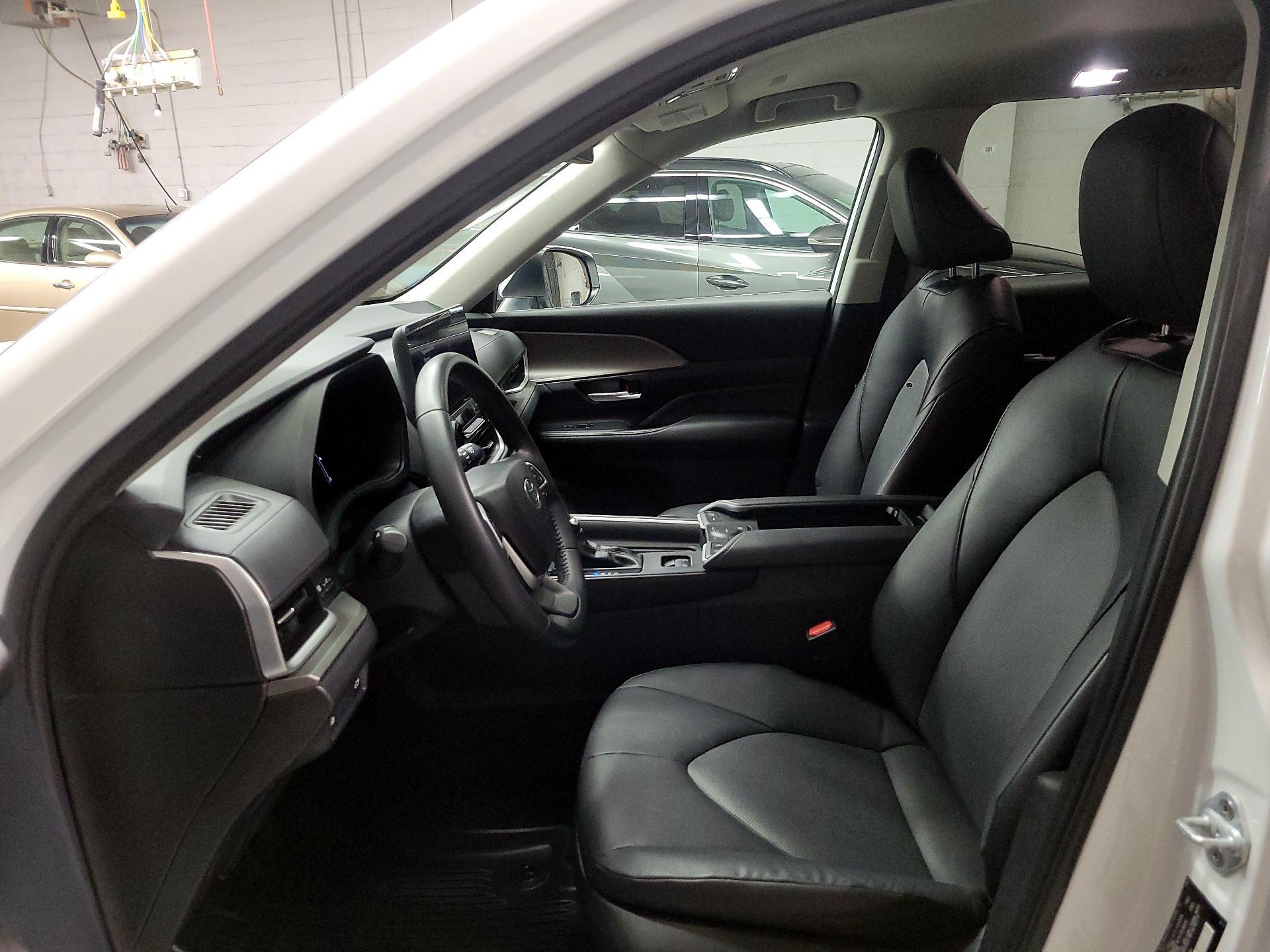 Thumbnail: 2024 Toyota Grand Highlander - 9