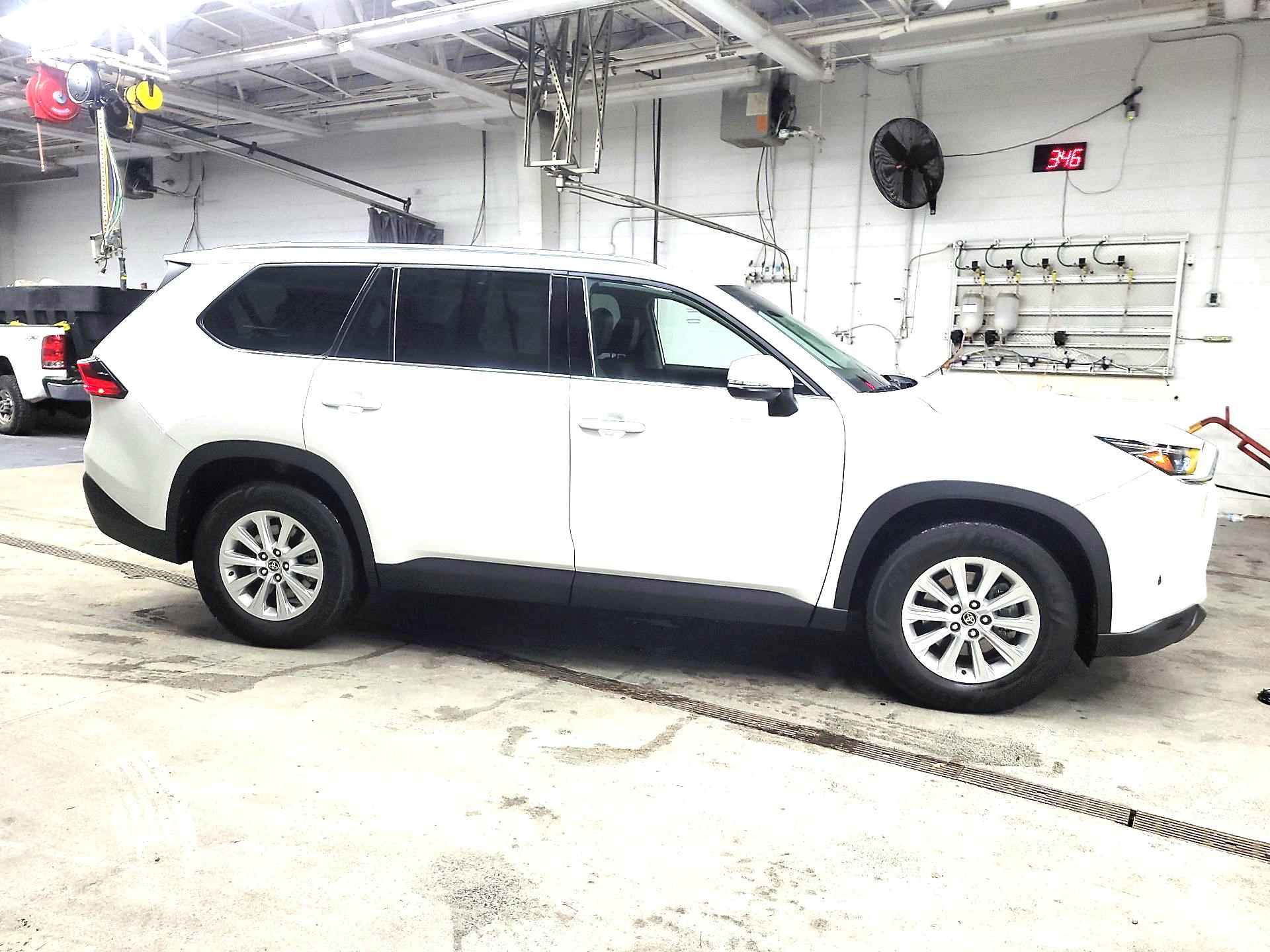 Thumbnail: 2024 Toyota Grand Highlander - 4