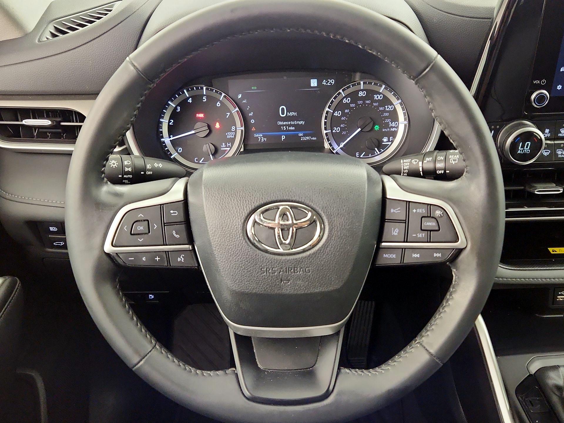 Thumbnail: 2023 Toyota Highlander - 10