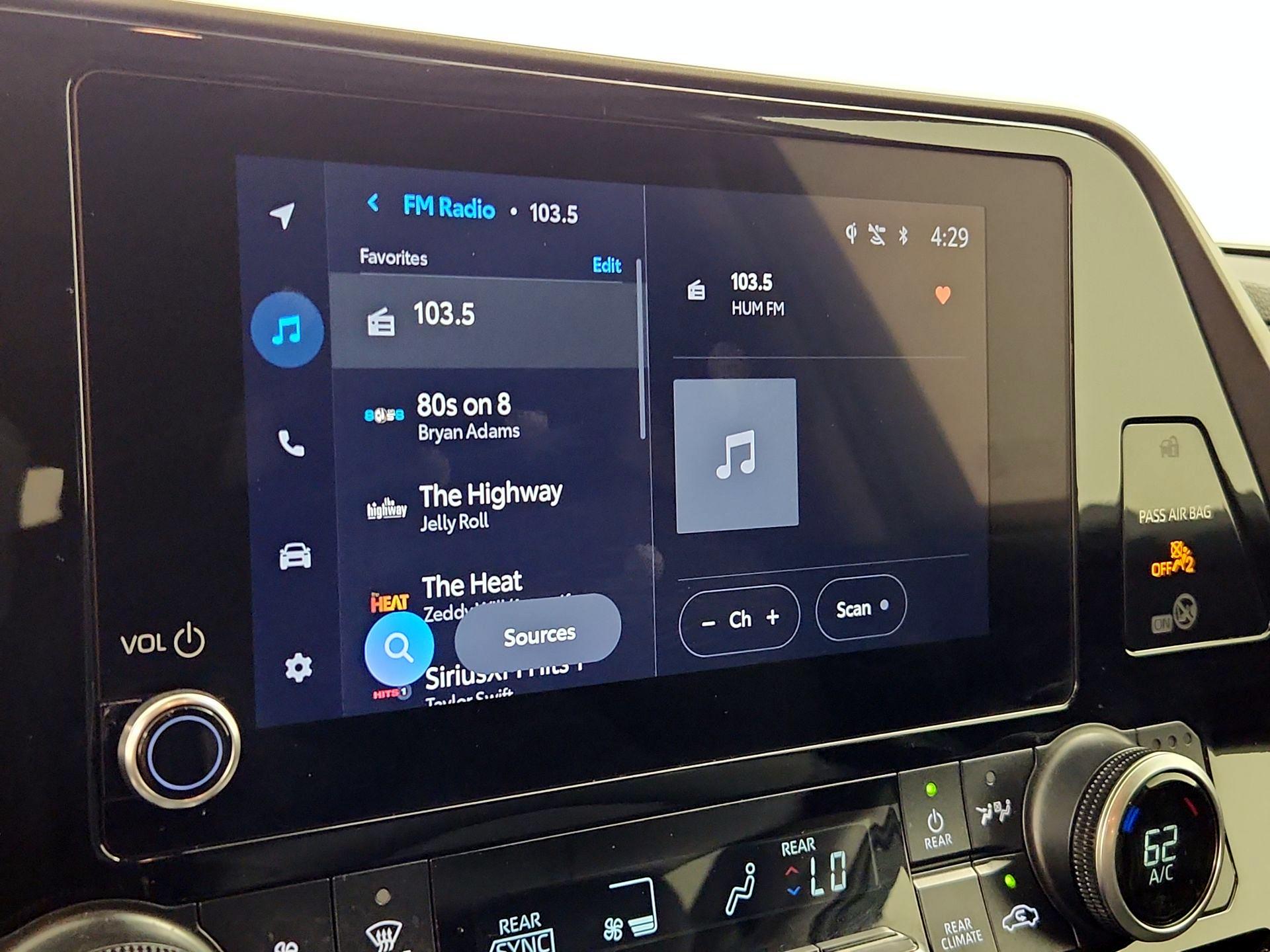 Thumbnail: 2023 Toyota Highlander - 15