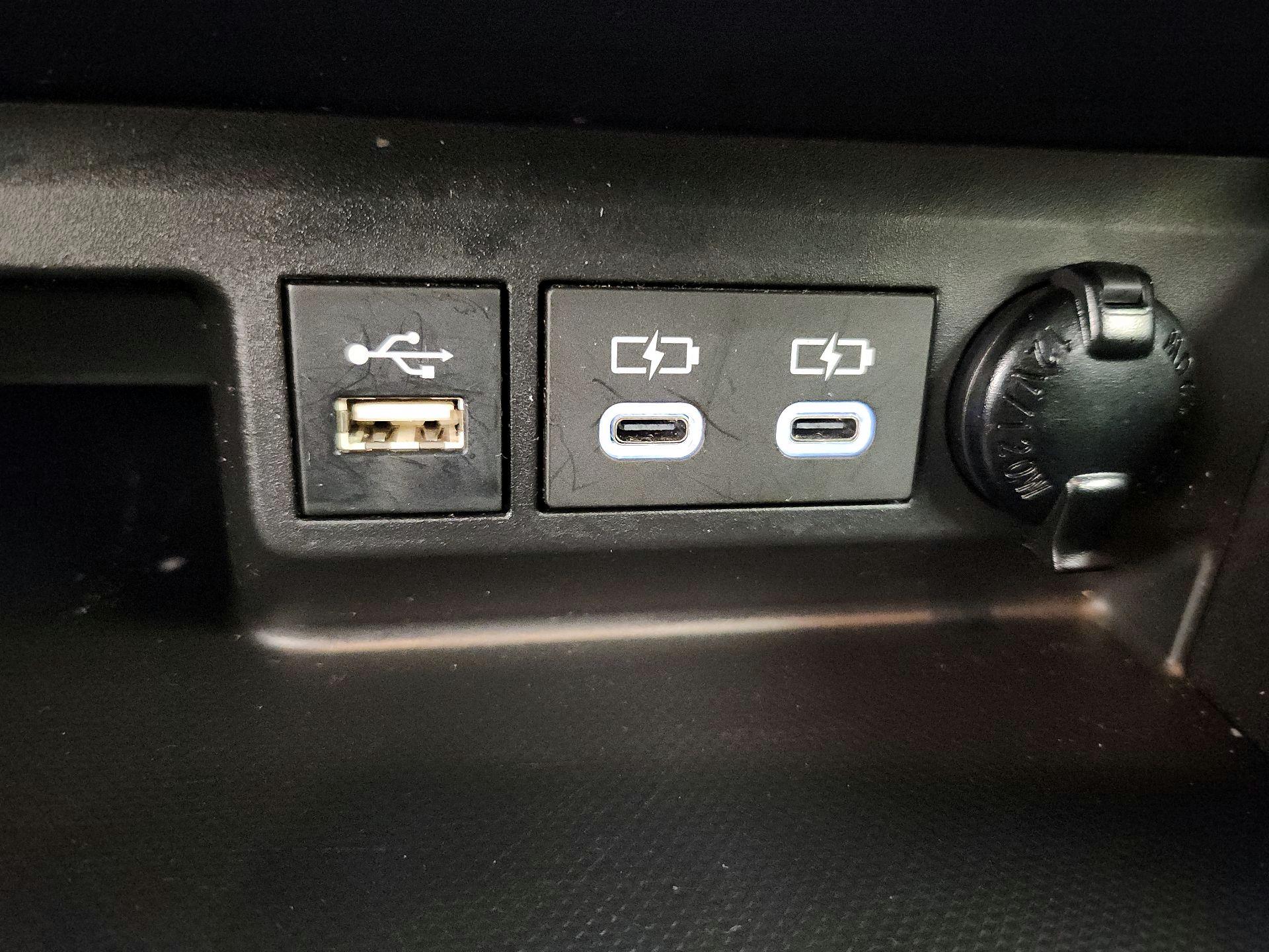 Thumbnail: 2023 Toyota Highlander - 18