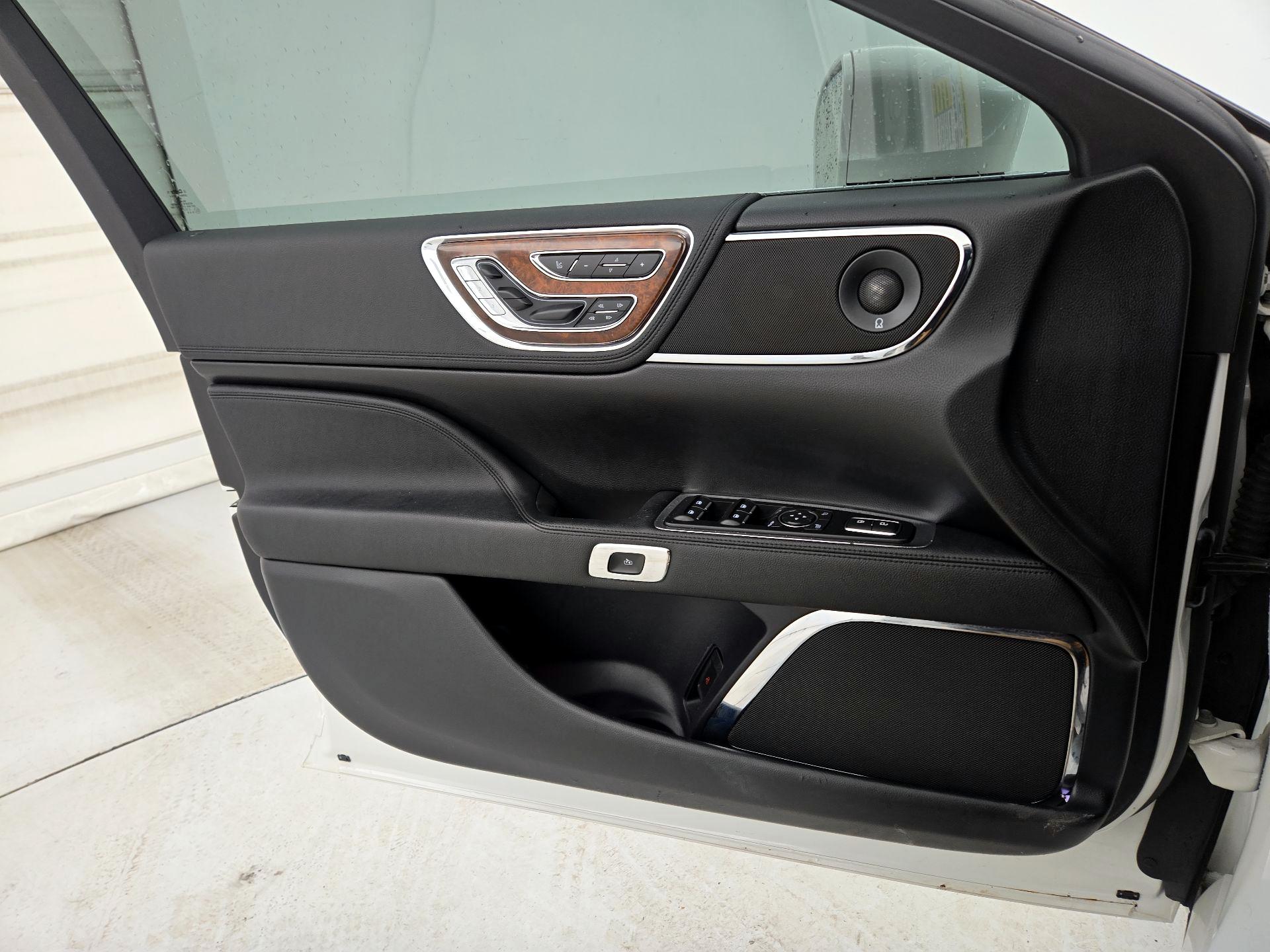 Thumbnail: 2020 Lincoln Continental - 12