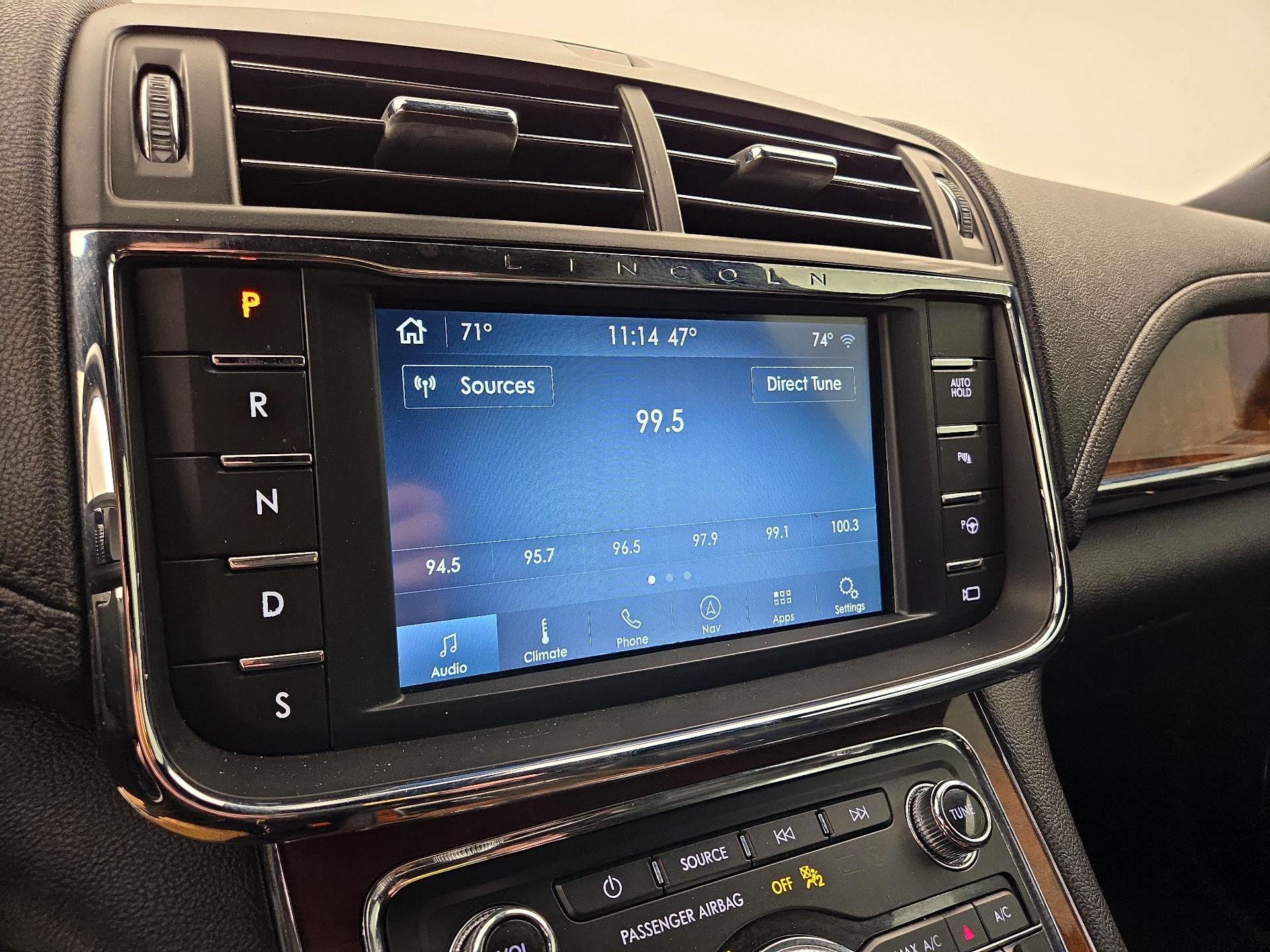 Thumbnail: 2020 Lincoln Continental - 16