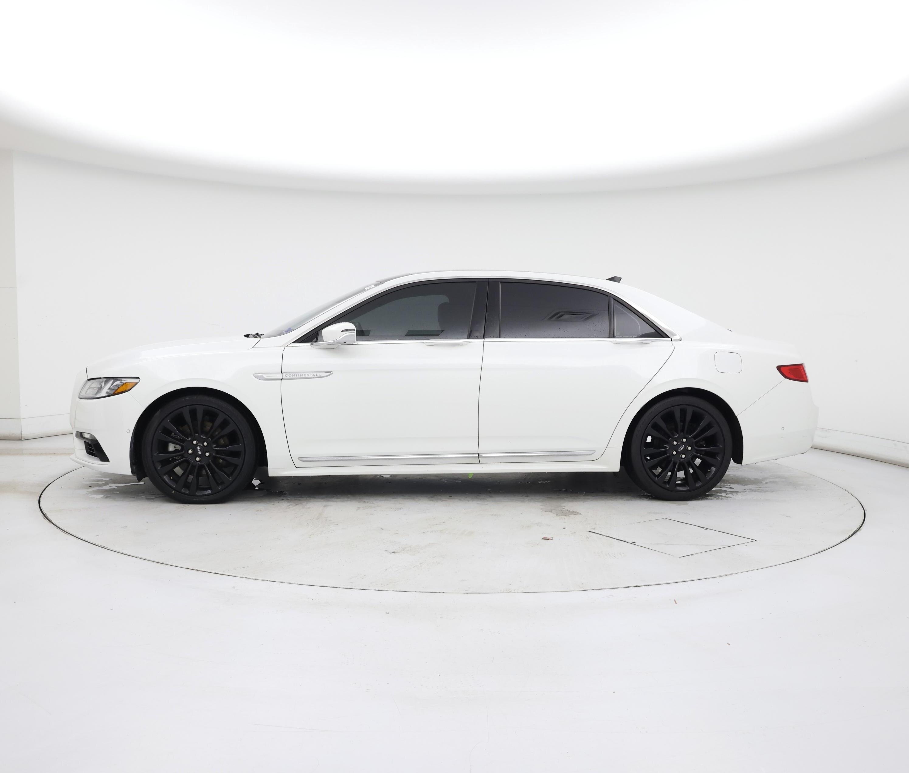 Thumbnail: 2020 Lincoln Continental - 3