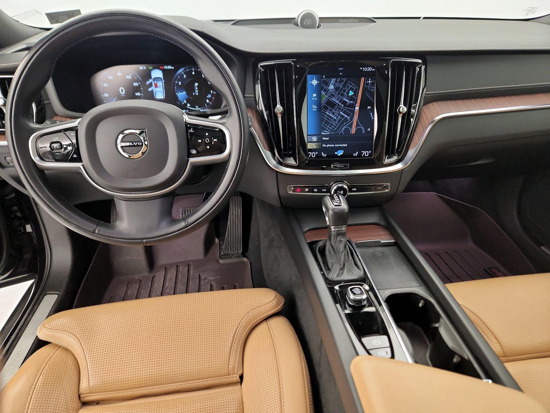 Thumbnail: 2022 Volvo S60 - 9