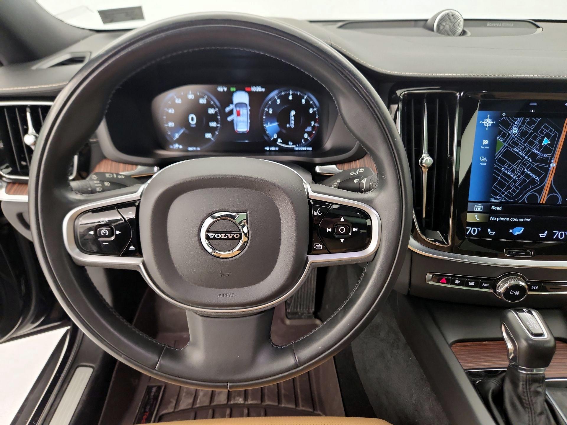 Thumbnail: 2022 Volvo S60 - 10