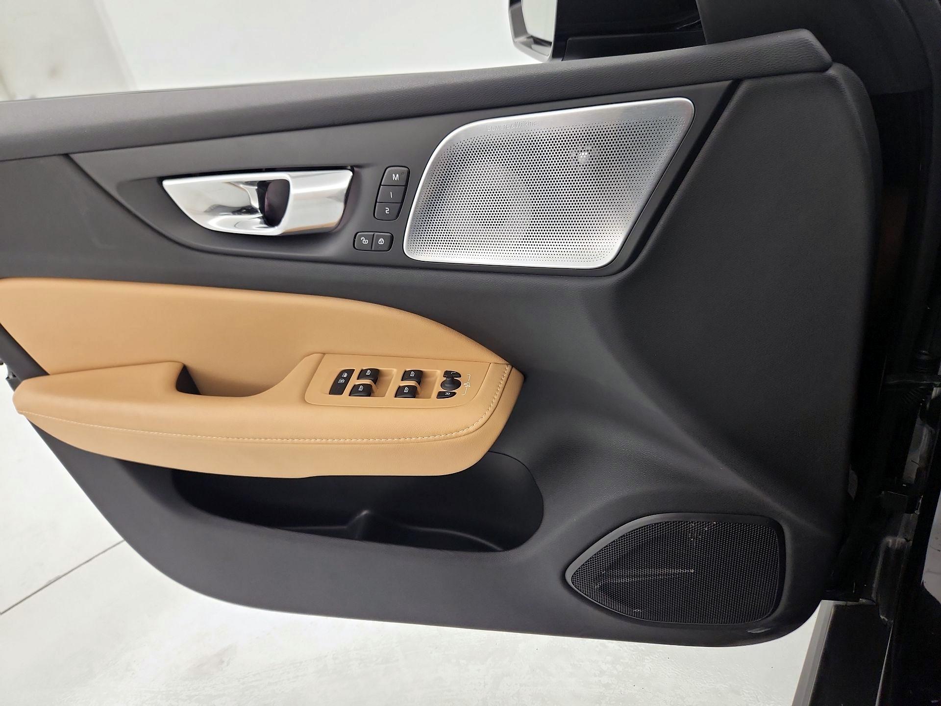 Thumbnail: 2022 Volvo S60 - 12