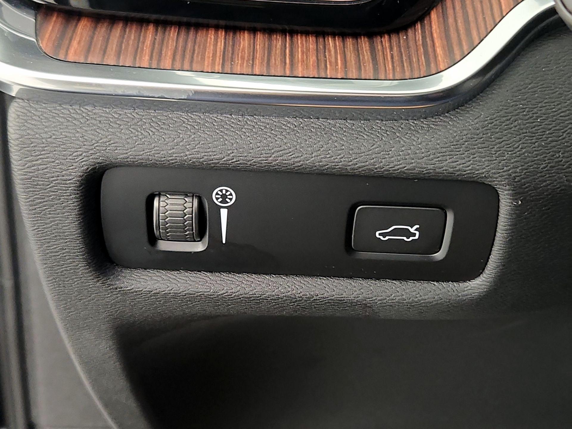 Thumbnail: 2022 Volvo S60 - 13