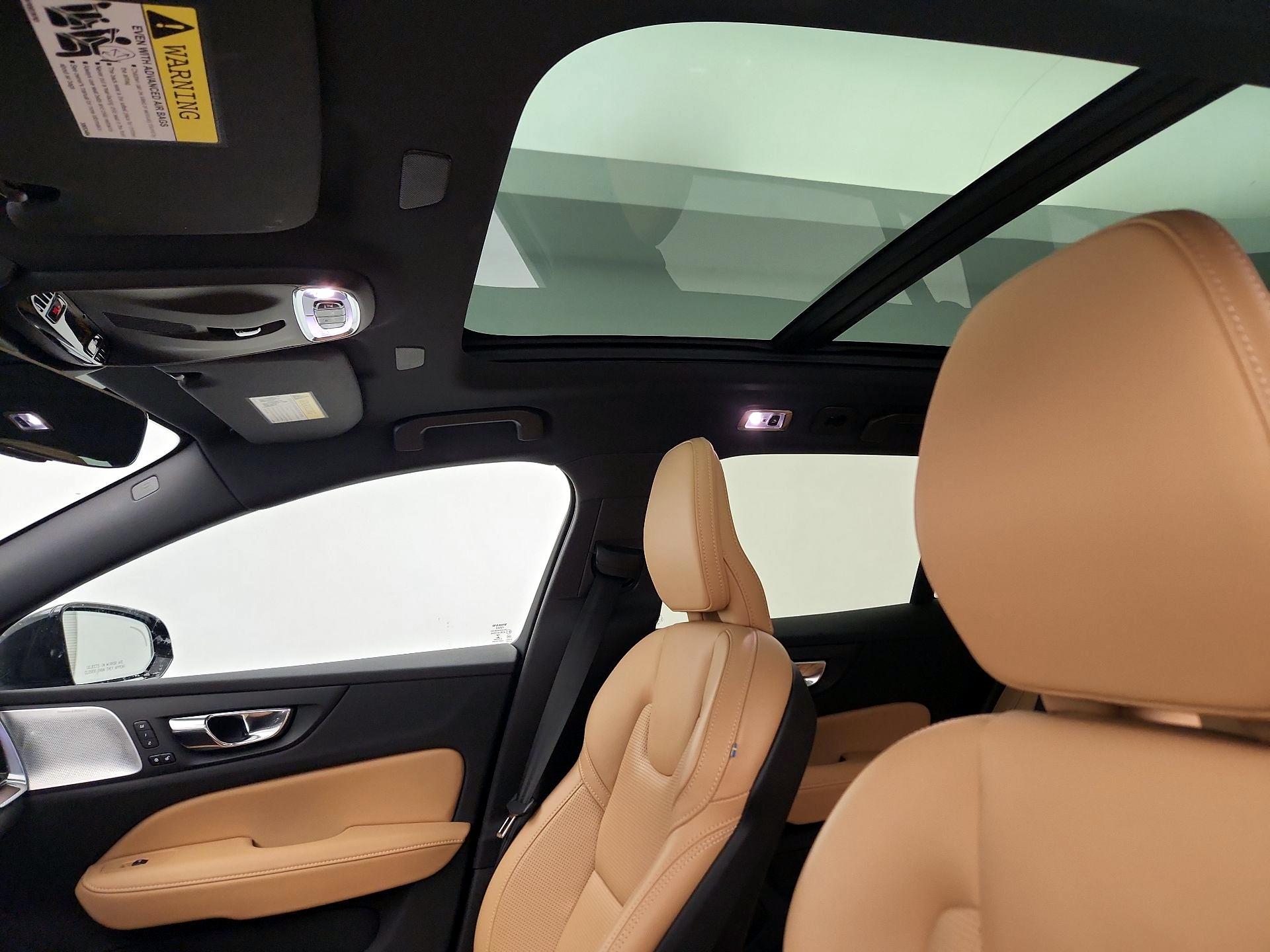 Thumbnail: 2022 Volvo S60 - 20