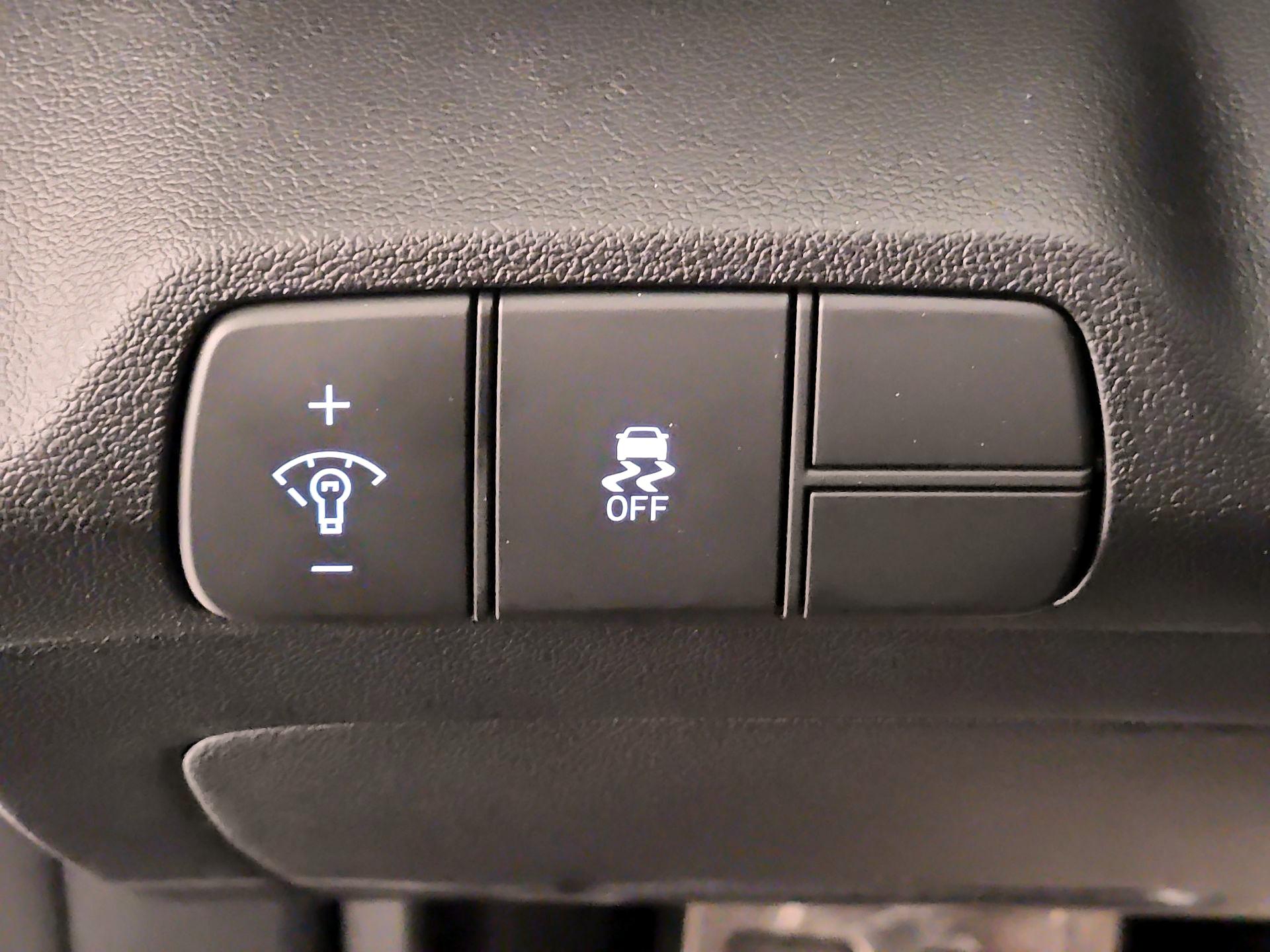 Thumbnail: 2025 Hyundai Elantra - 13