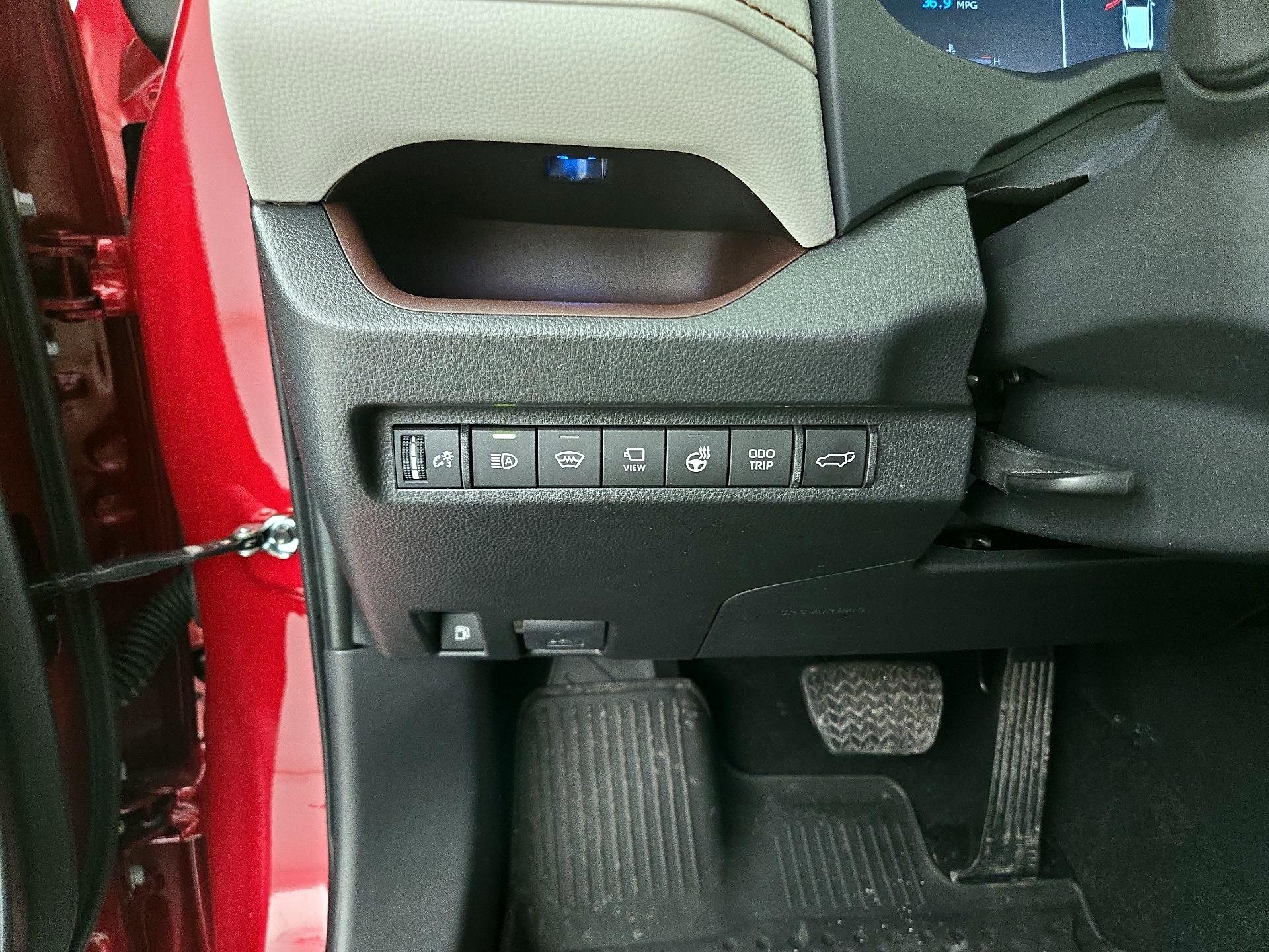 Thumbnail: 2025 Toyota RAV4 - 13