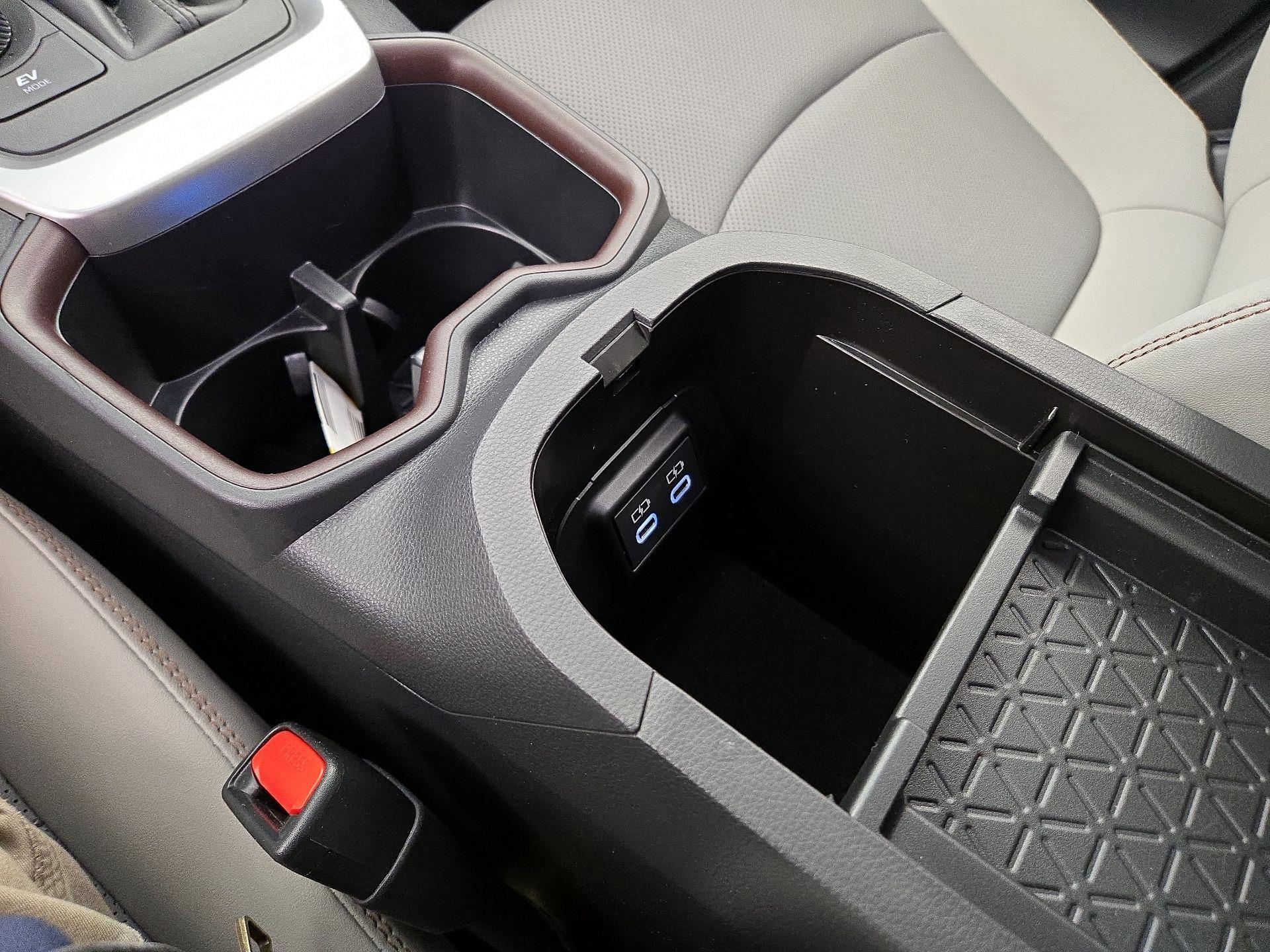 Thumbnail: 2025 Toyota RAV4 - 18