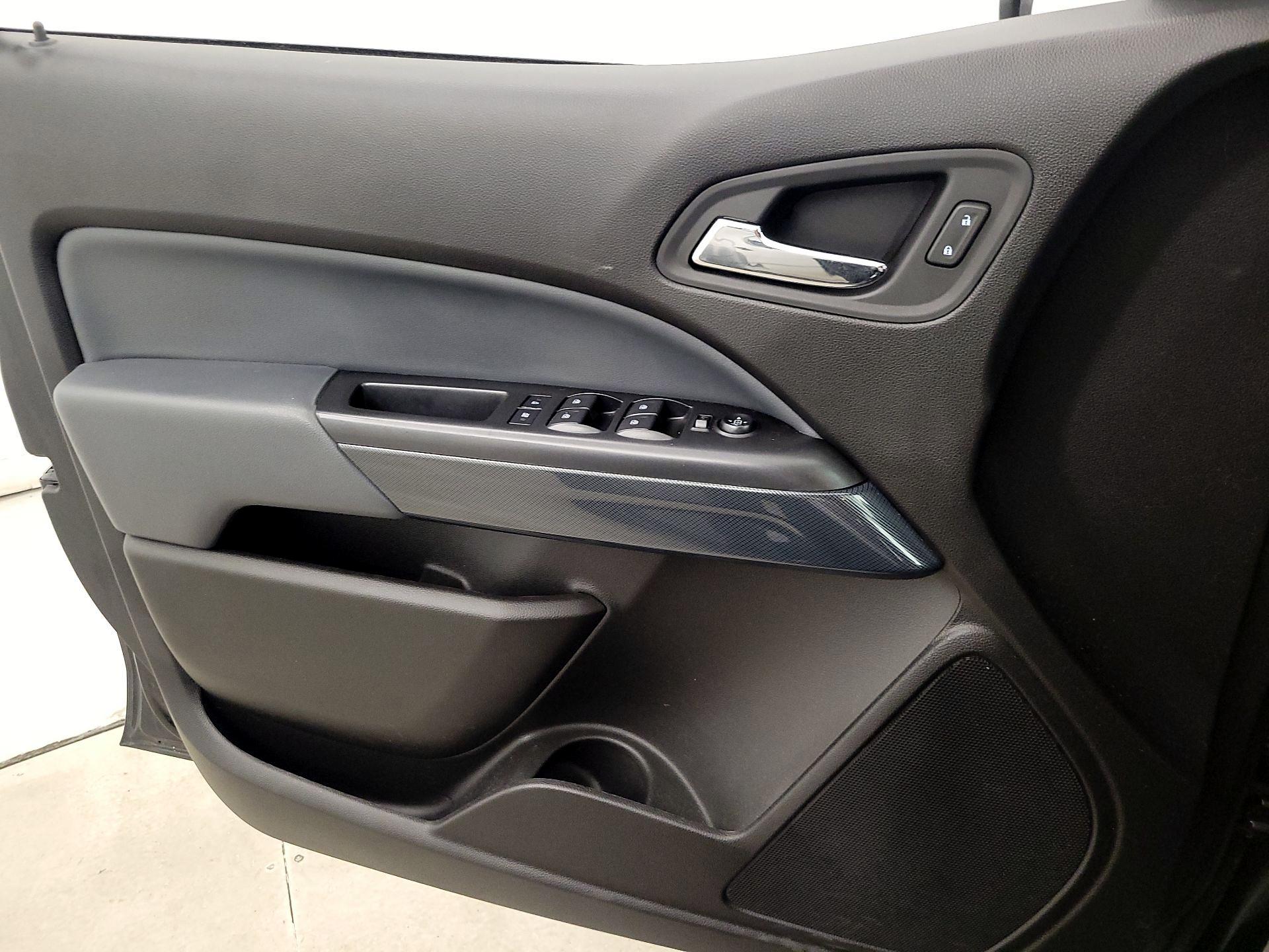 Thumbnail: 2019 Chevrolet Colorado - 12