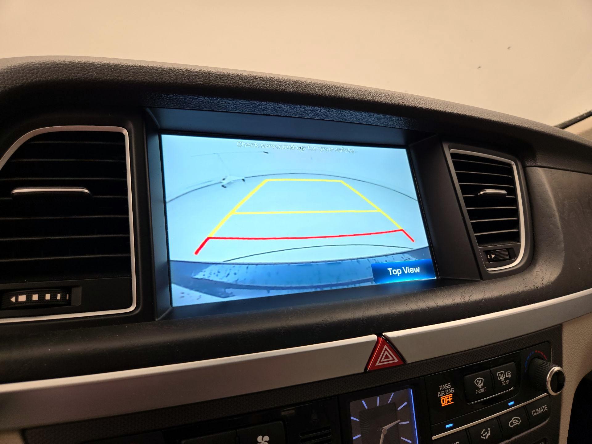 Thumbnail: 2017 Genesis G80 - 15