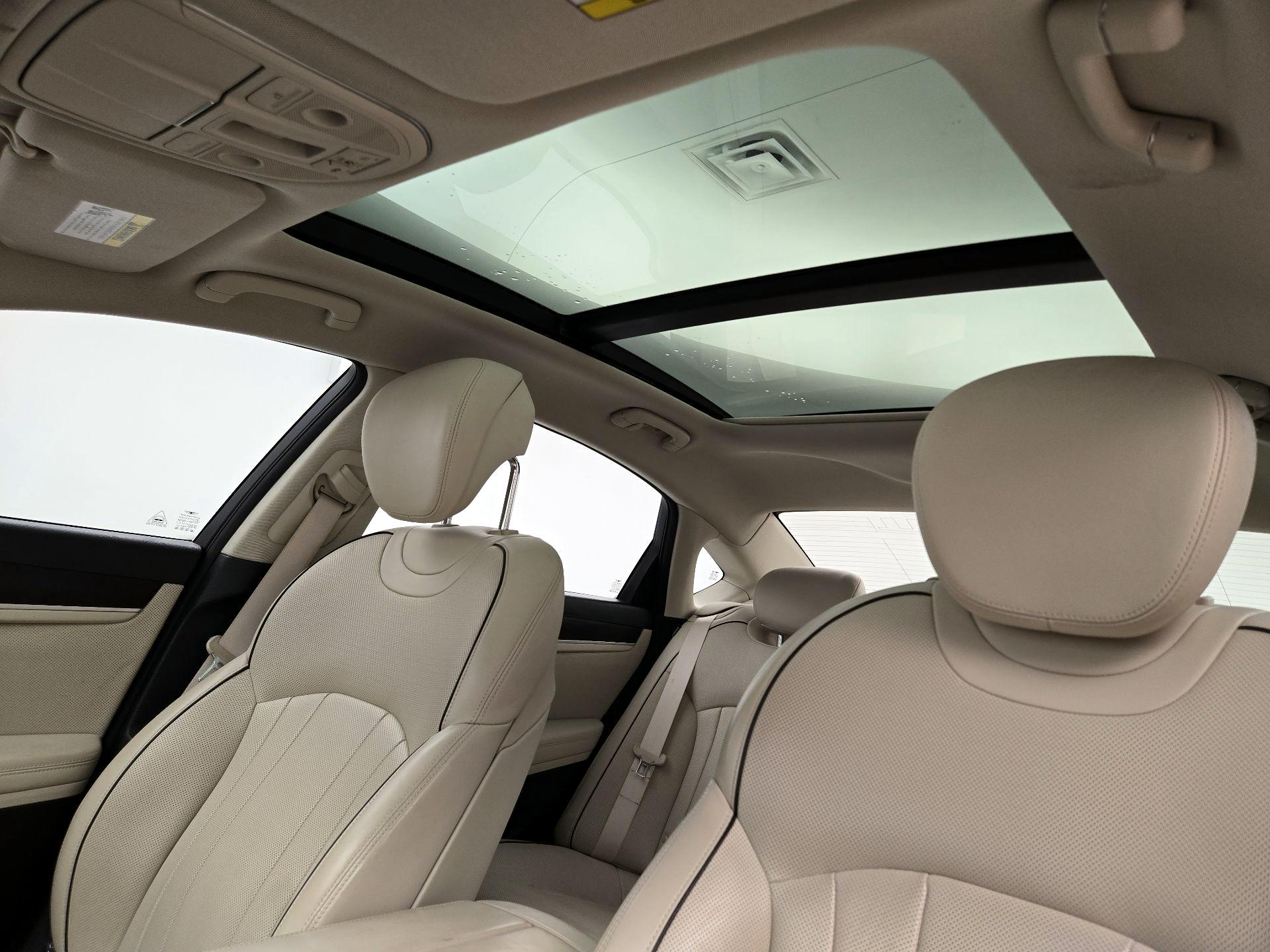 Thumbnail: 2017 Genesis G80 - 20