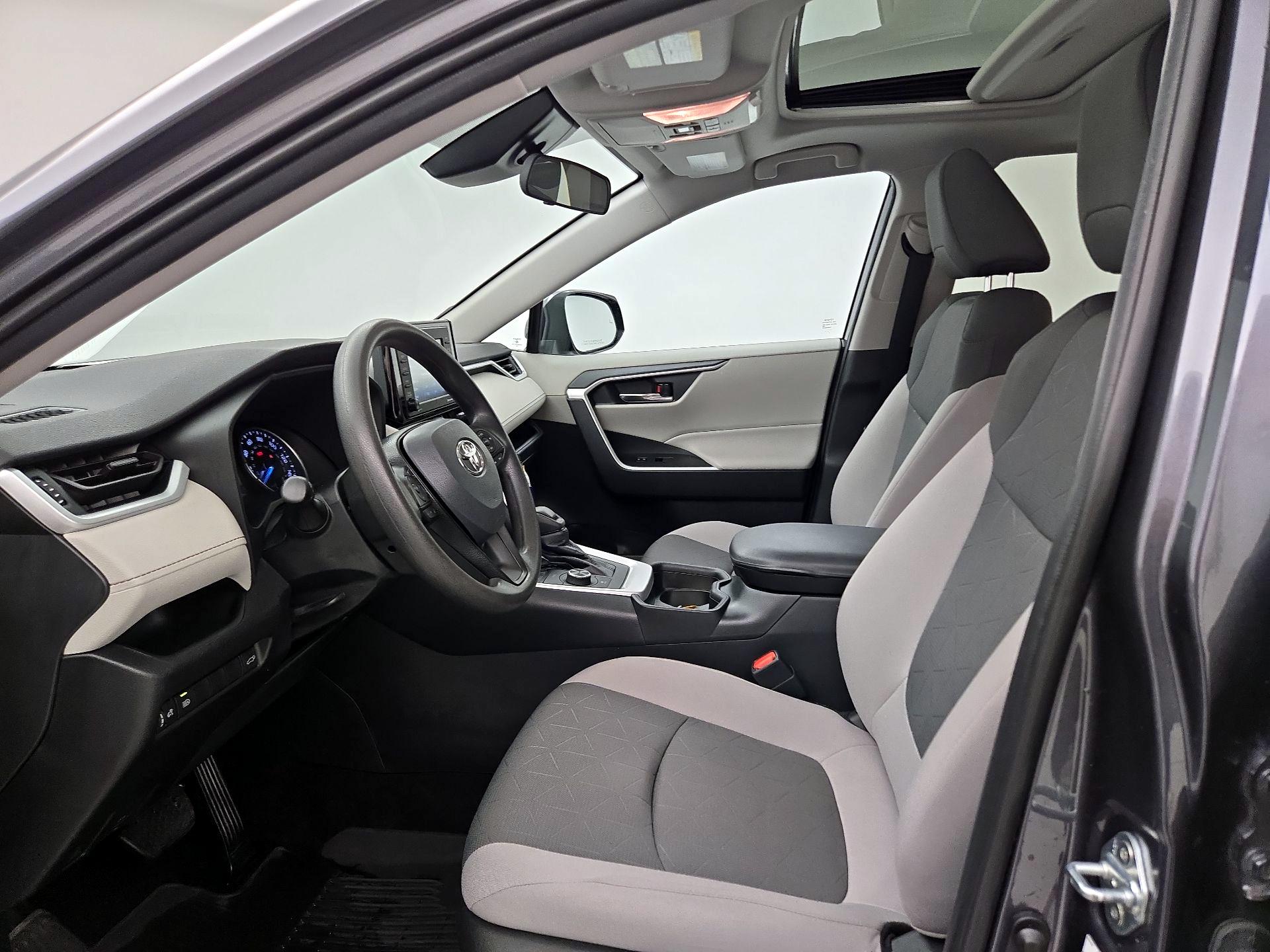 Thumbnail: 2021 Toyota RAV4 - 11