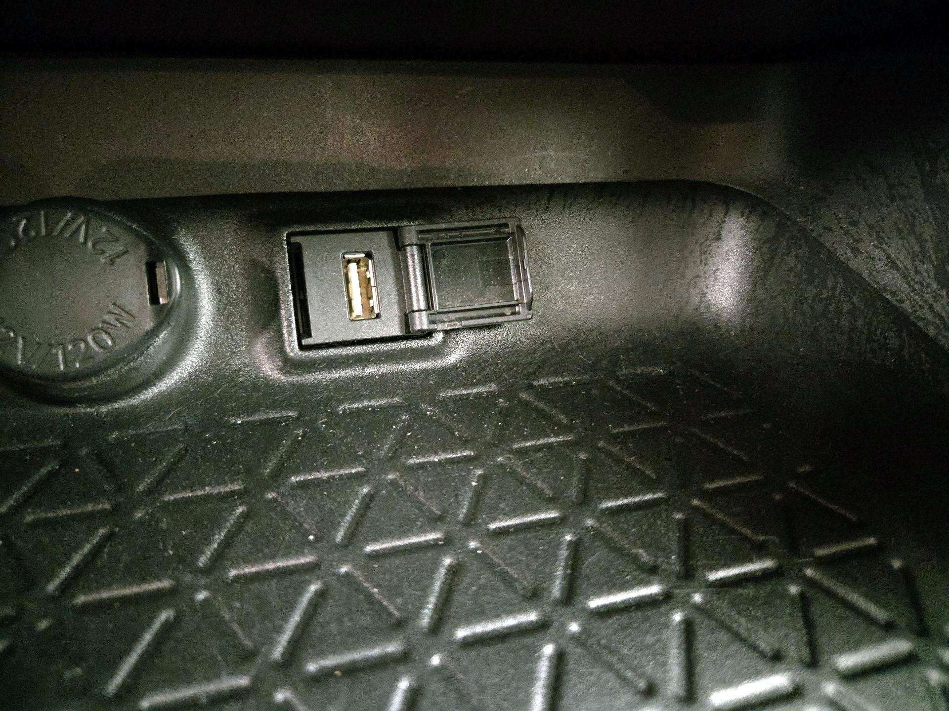 Thumbnail: 2021 Toyota RAV4 - 18