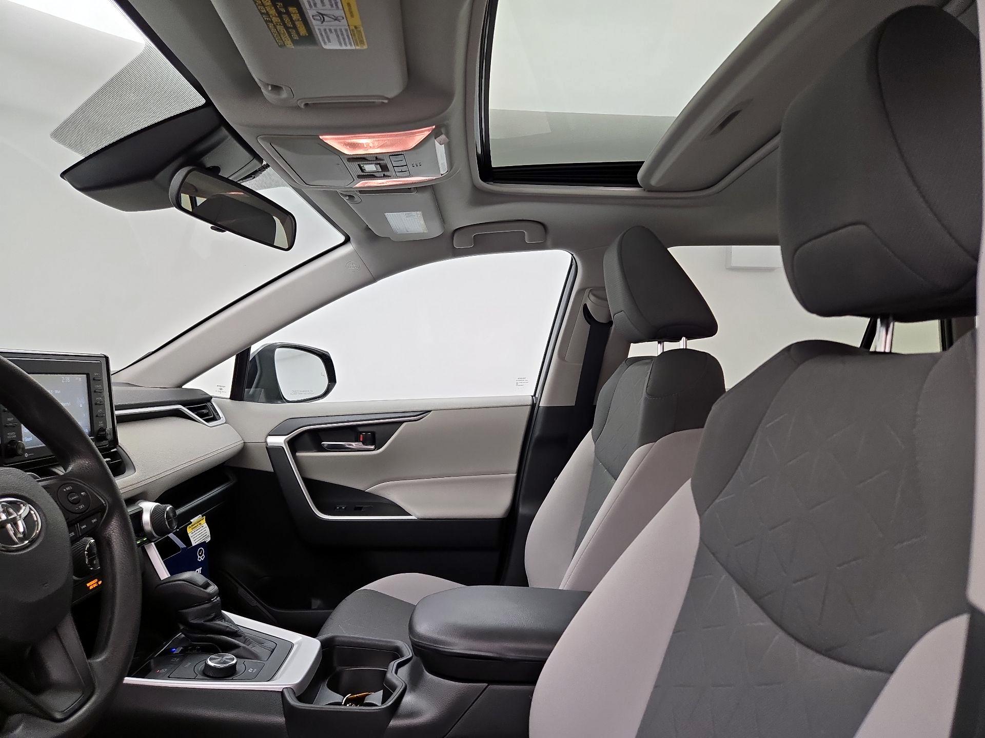 Thumbnail: 2021 Toyota RAV4 - 19