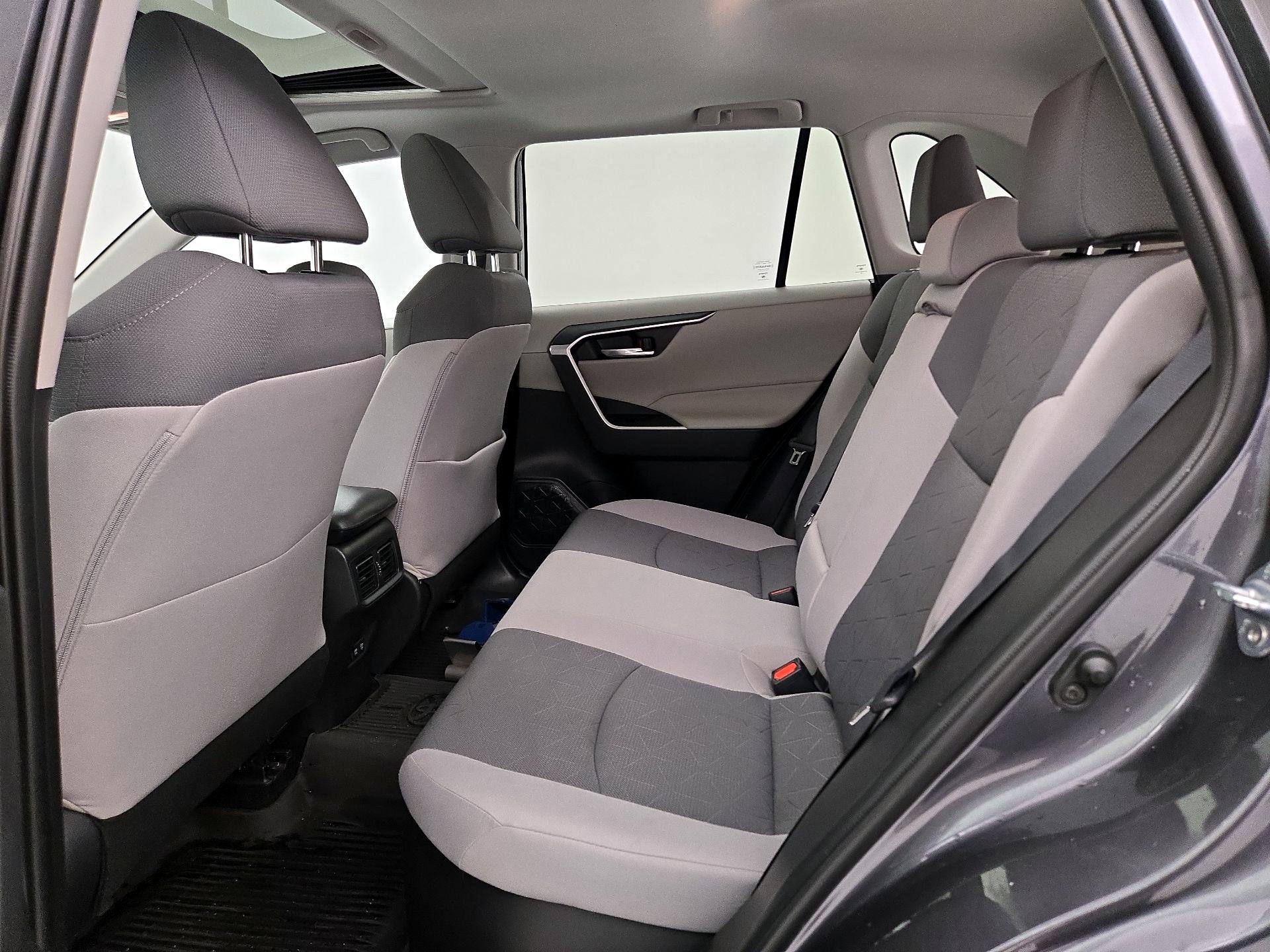 Thumbnail: 2021 Toyota RAV4 - 20