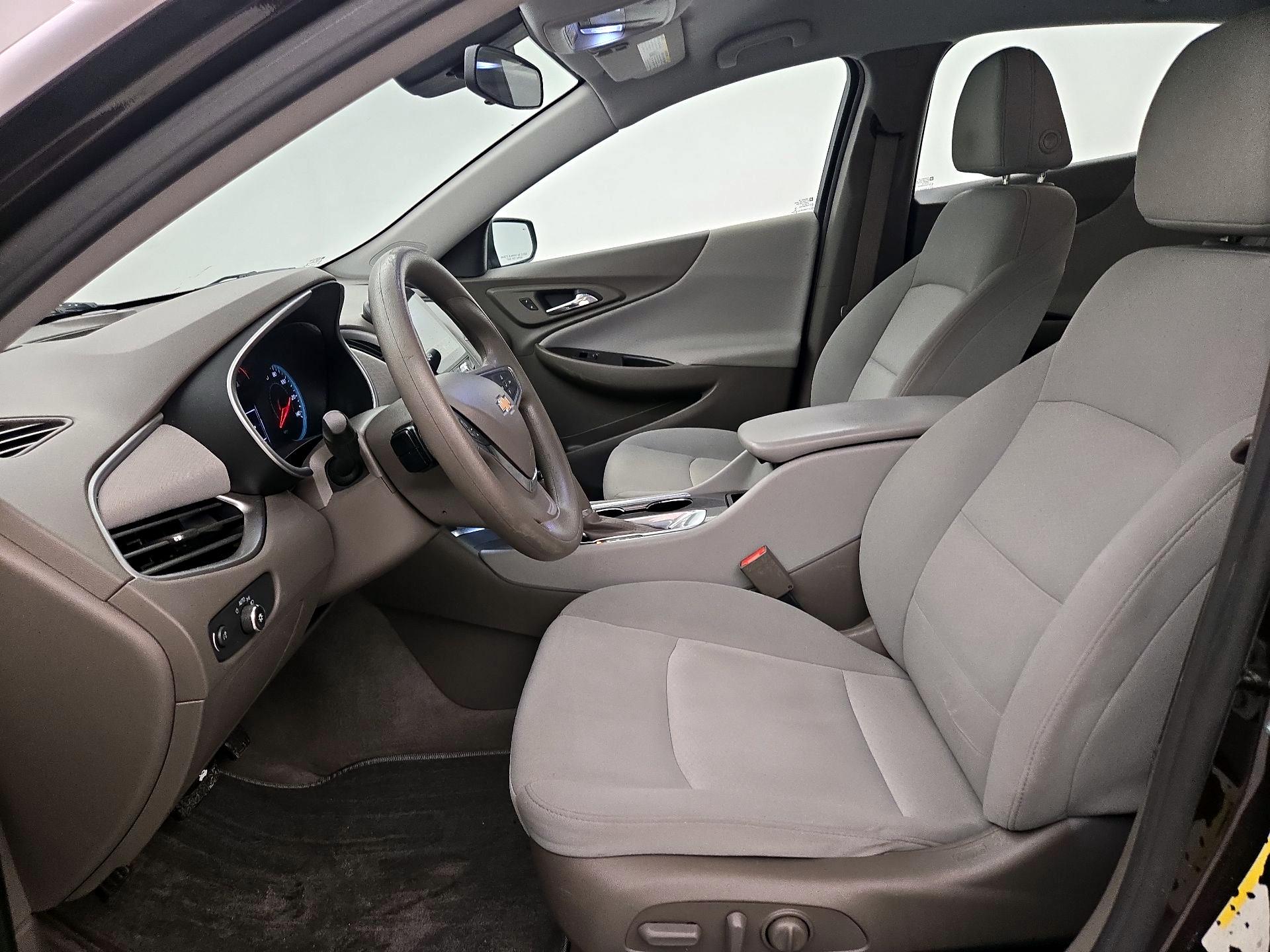 Thumbnail: 2020 Chevrolet Malibu - 11