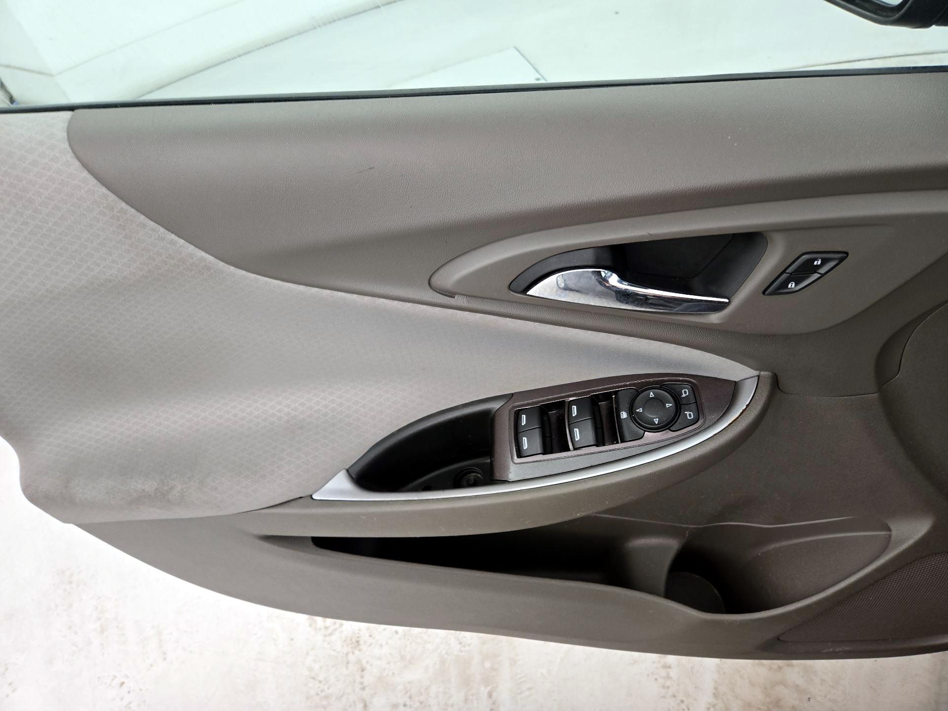 Thumbnail: 2020 Chevrolet Malibu - 12
