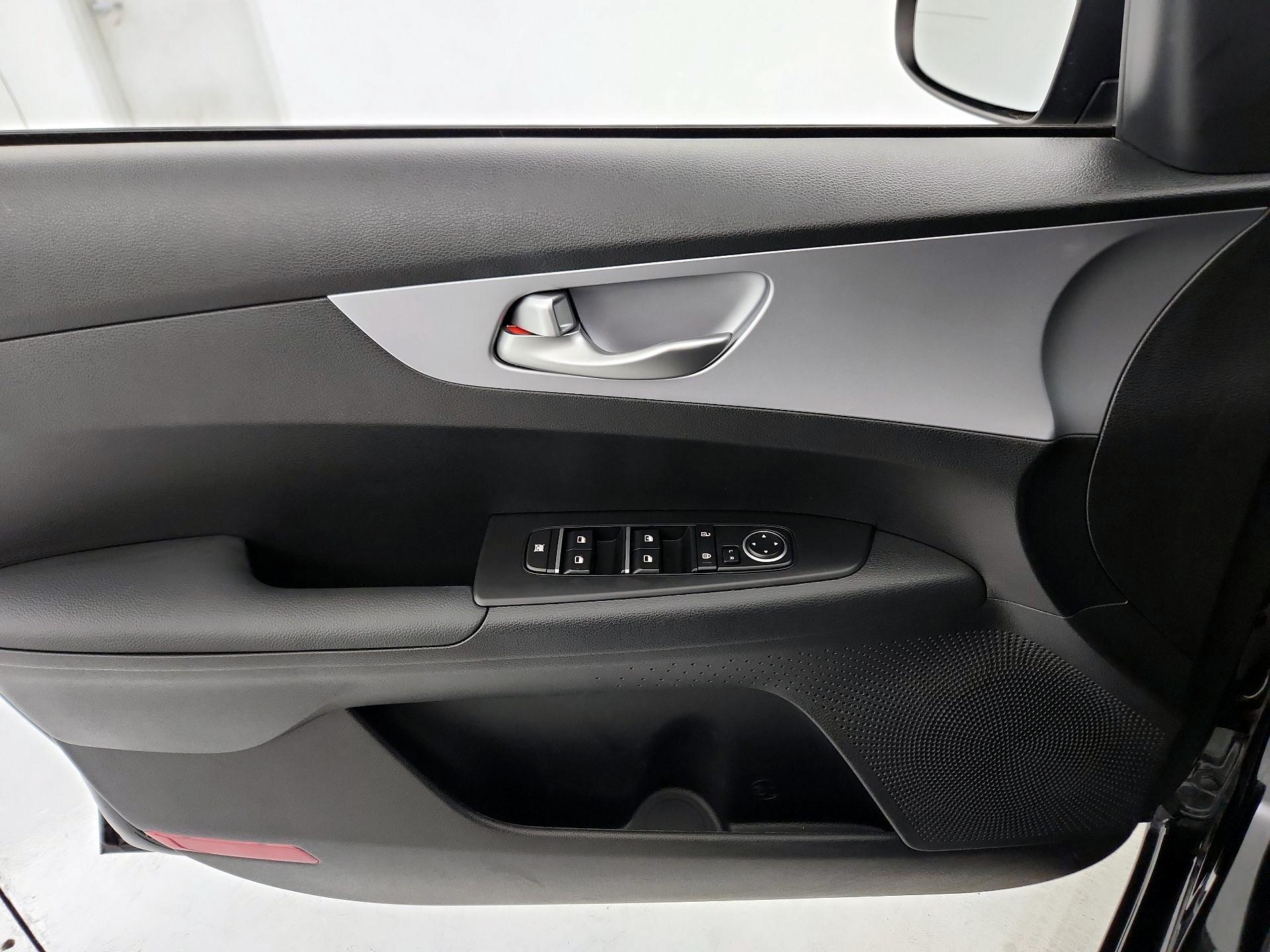 Thumbnail: 2024 Kia Forte - 12