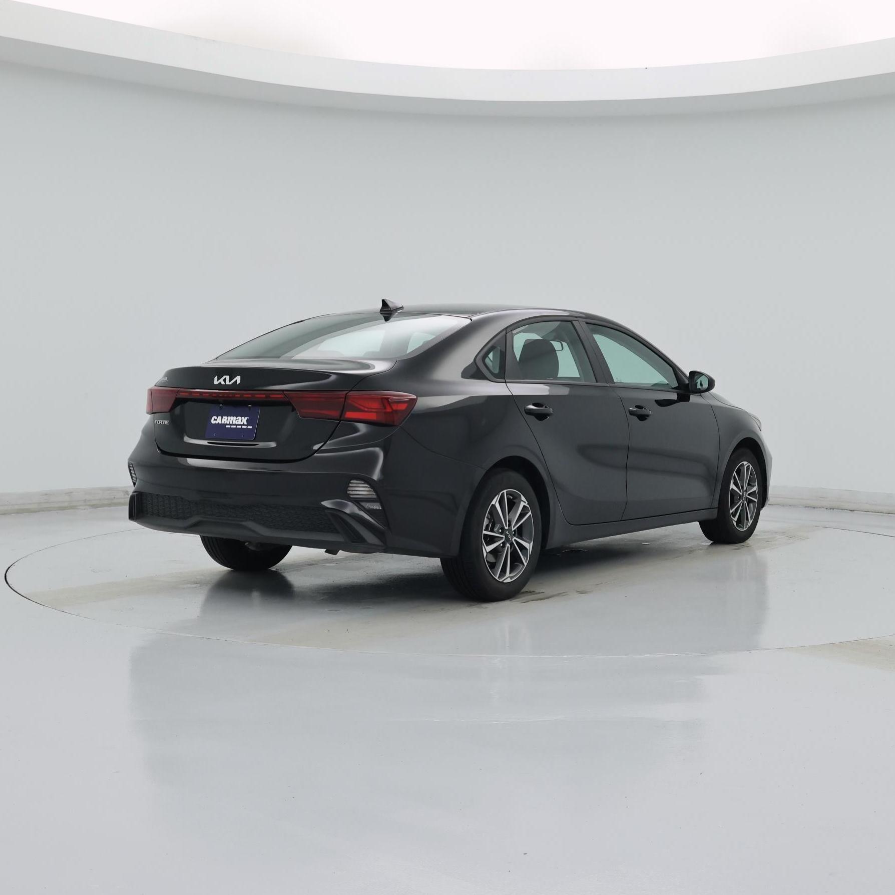 Thumbnail: 2024 Kia Forte - 8