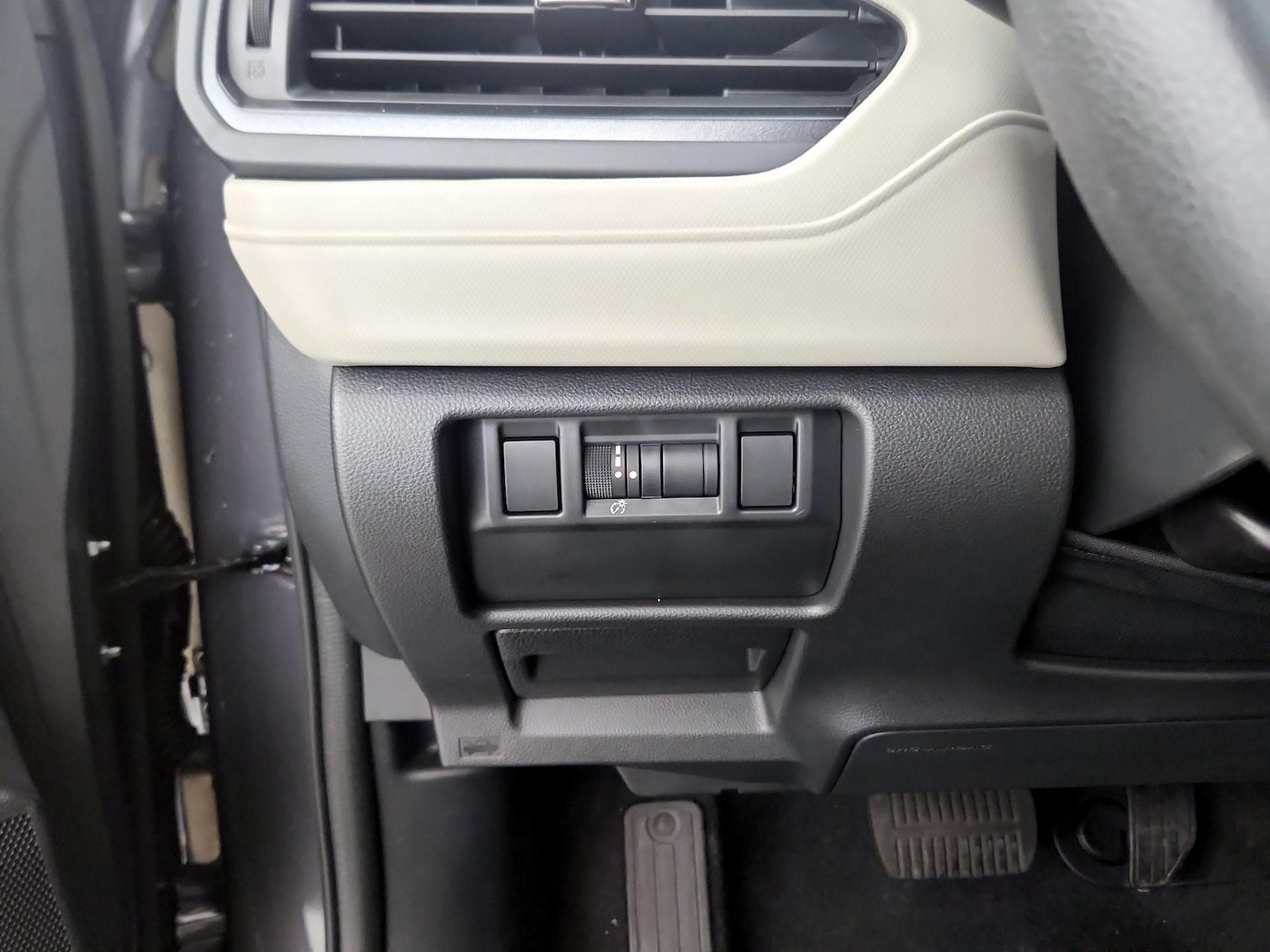 2025 Subaru Forester Base - Photo 14