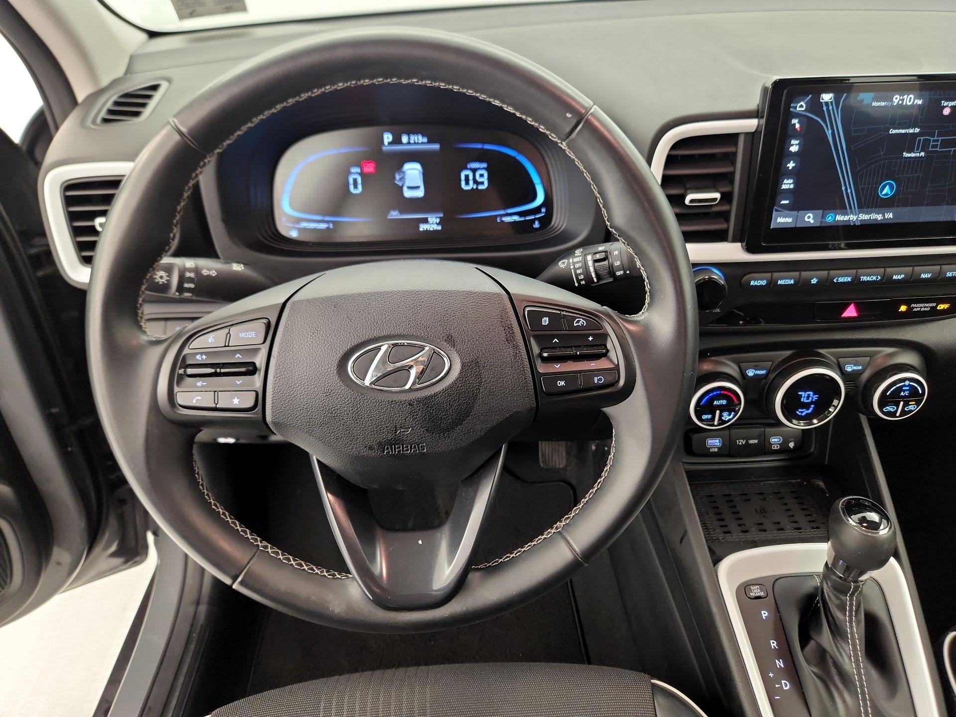 Thumbnail: 2023 Hyundai Venue - 10