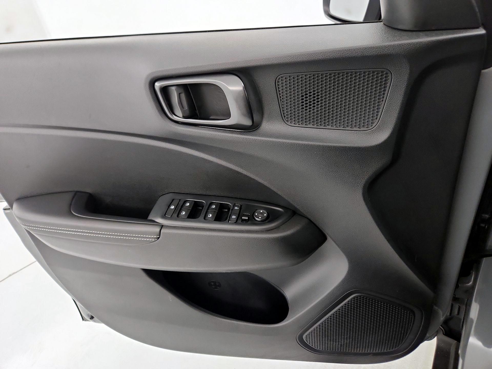 Thumbnail: 2023 Hyundai Venue - 12