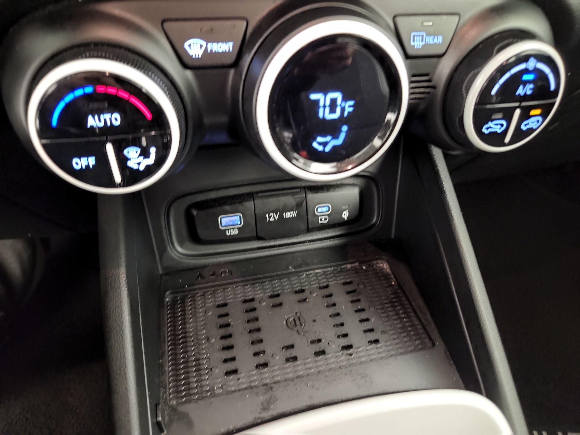 Thumbnail: 2023 Hyundai Venue - 17