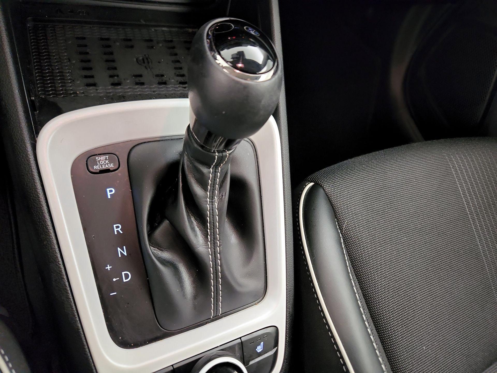 Thumbnail: 2023 Hyundai Venue - 18