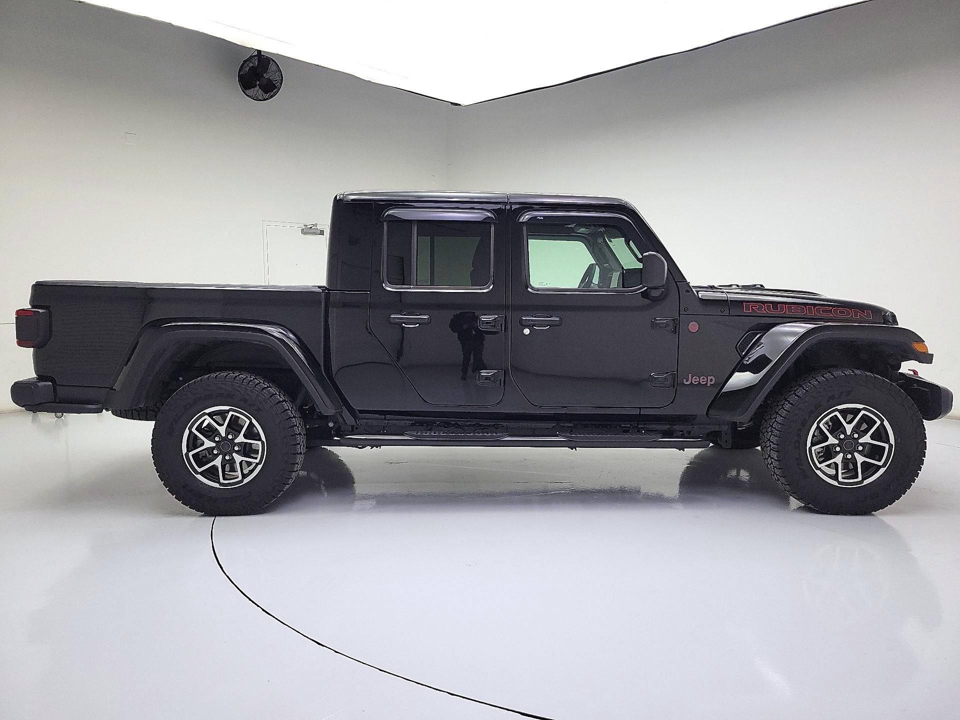 Thumbnail: 2025 Jeep Gladiator - 4