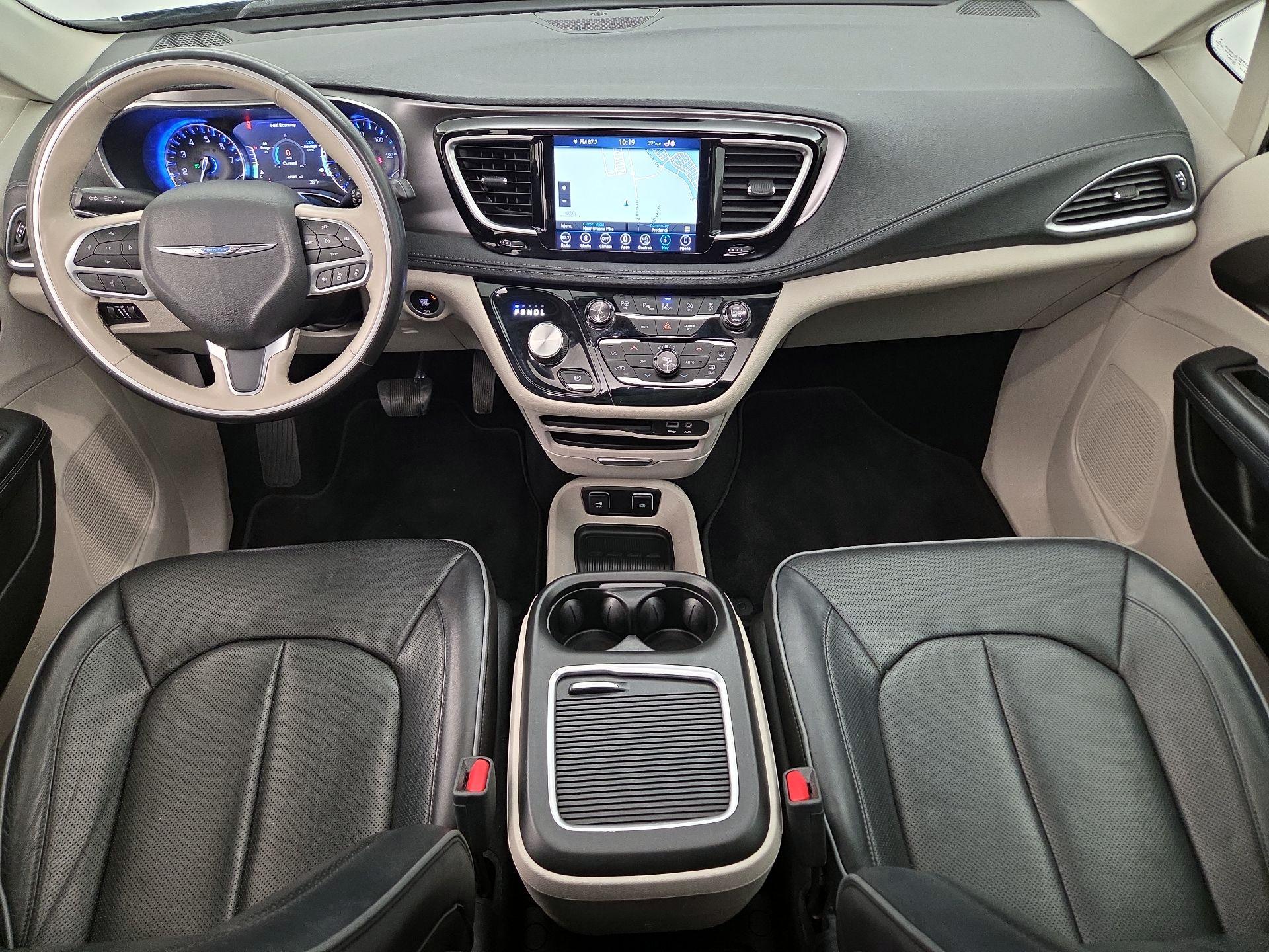 Thumbnail: 2019 Chrysler Pacifica - 9