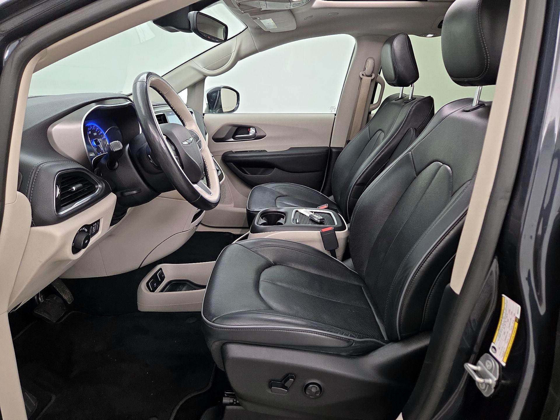 Thumbnail: 2019 Chrysler Pacifica - 11