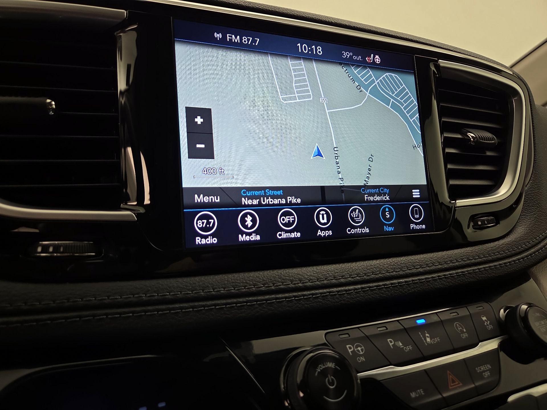 Thumbnail: 2019 Chrysler Pacifica - 14